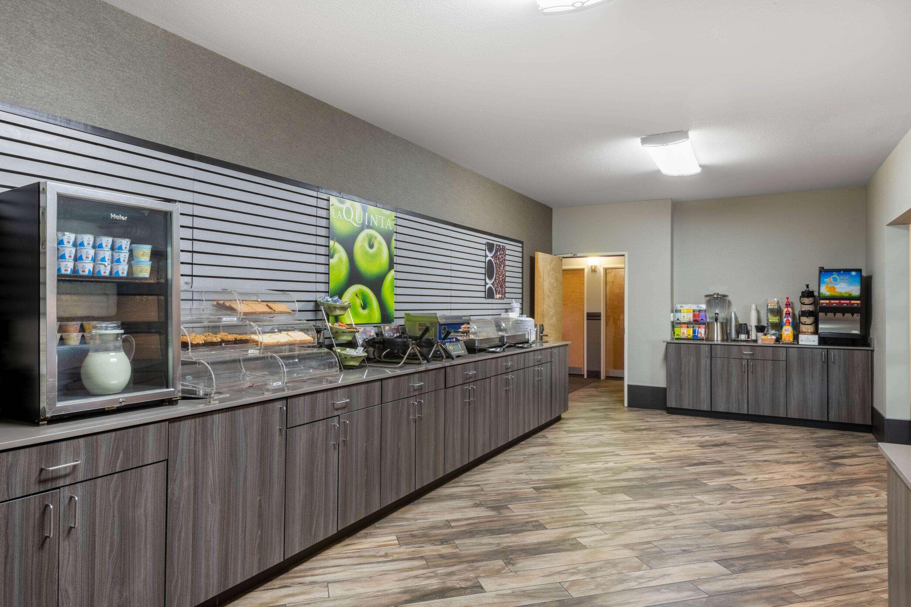 Restaurant La Quinta Inn & Suites by Wyndham Fairbanks Airport
