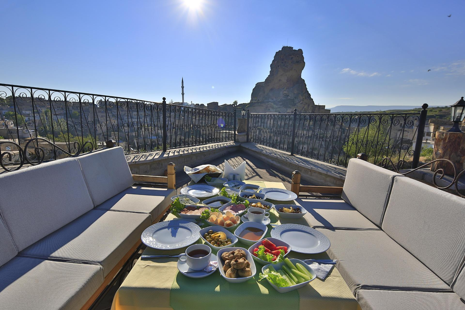 Varios Fosil Cave Hotel