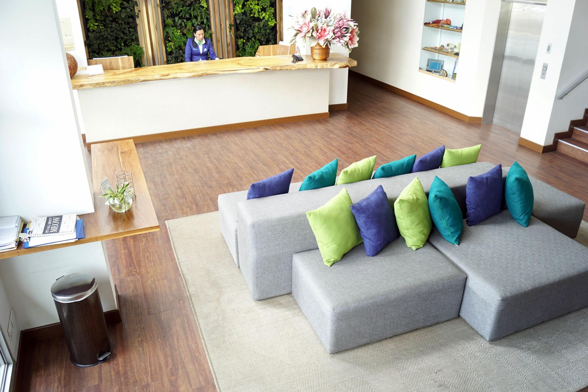 Vista Lobby Hotel Factory Green