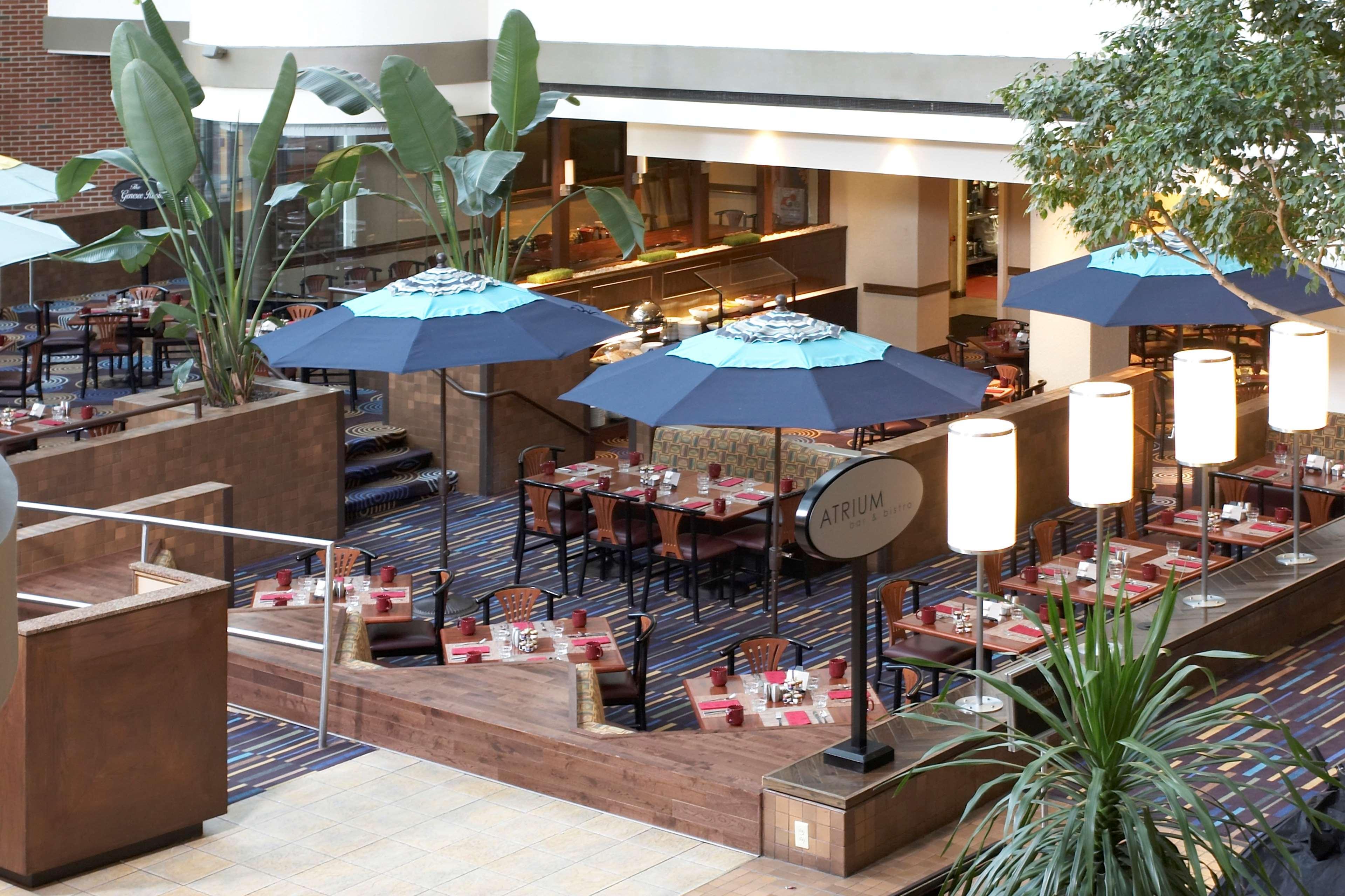 Restaurant Hyatt Regency Buffalo / Hotel and Conference Center