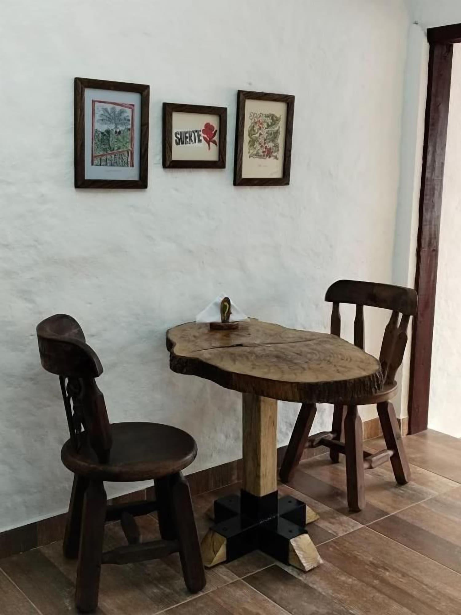 Restaurant Apartaestudios La Baranda