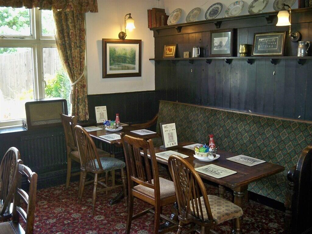 Restaurant Nelson and Railway Inn