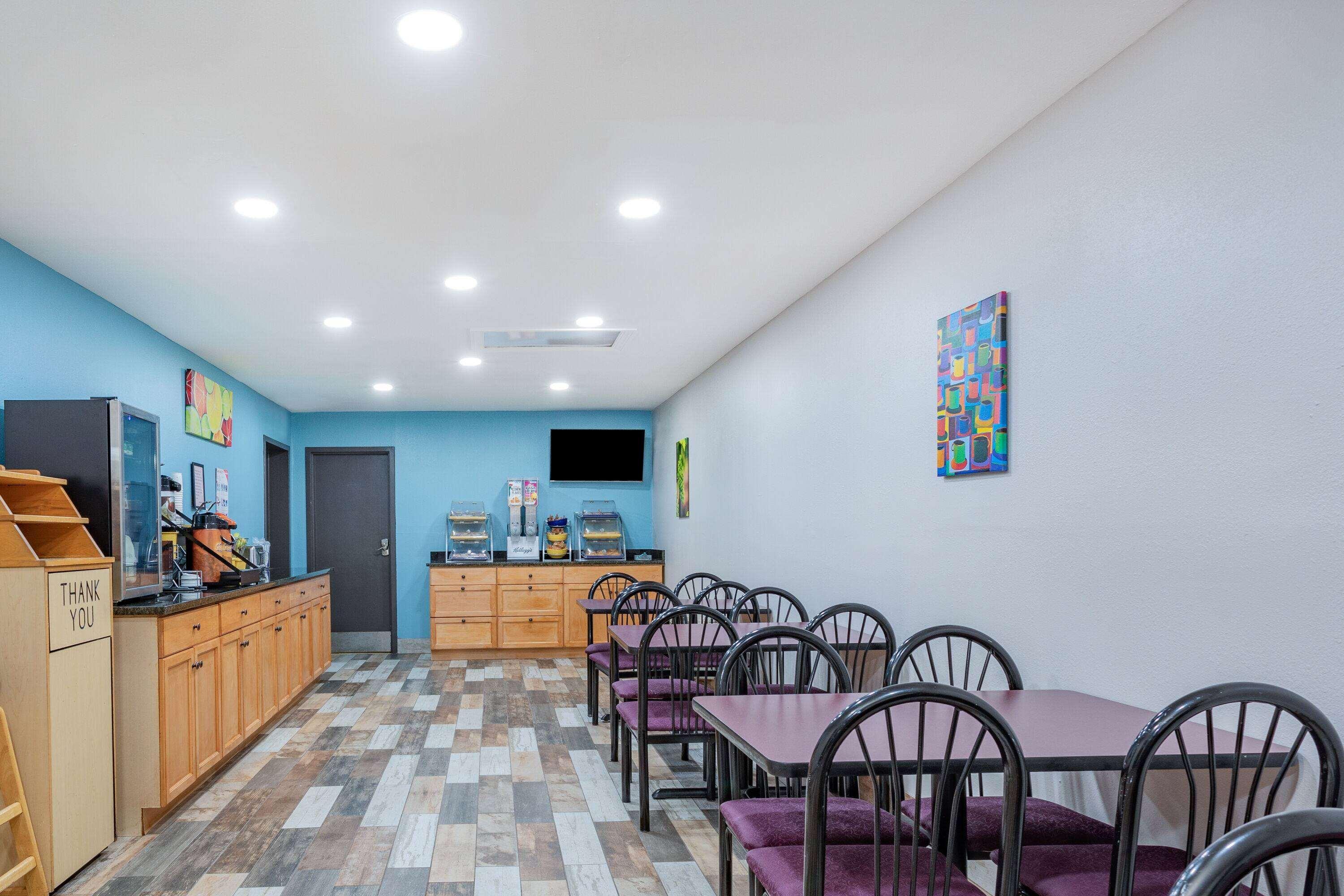 Restaurant Days Inn by Wyndham N Orlando/Casselberry