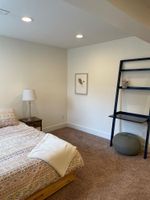 Alquiler Vacacional - Large studio apartment in Proctor District near the University of Puget Sound.