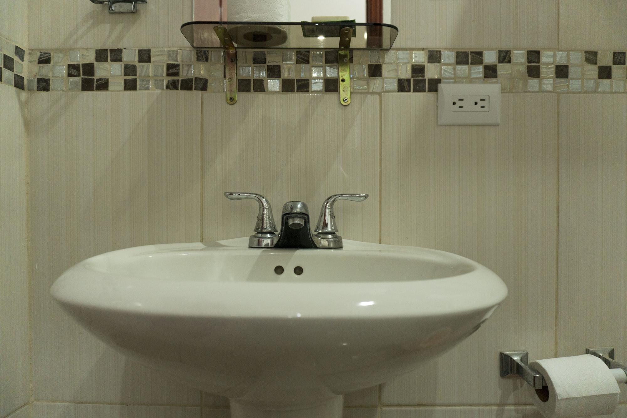 Equipamiento de Habitación Micro Hotel Express