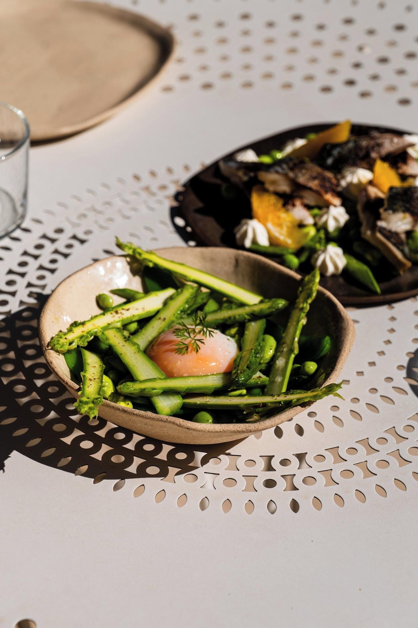 Restaurant Le Moulin, Lourmarin, a Beaumier Hotel