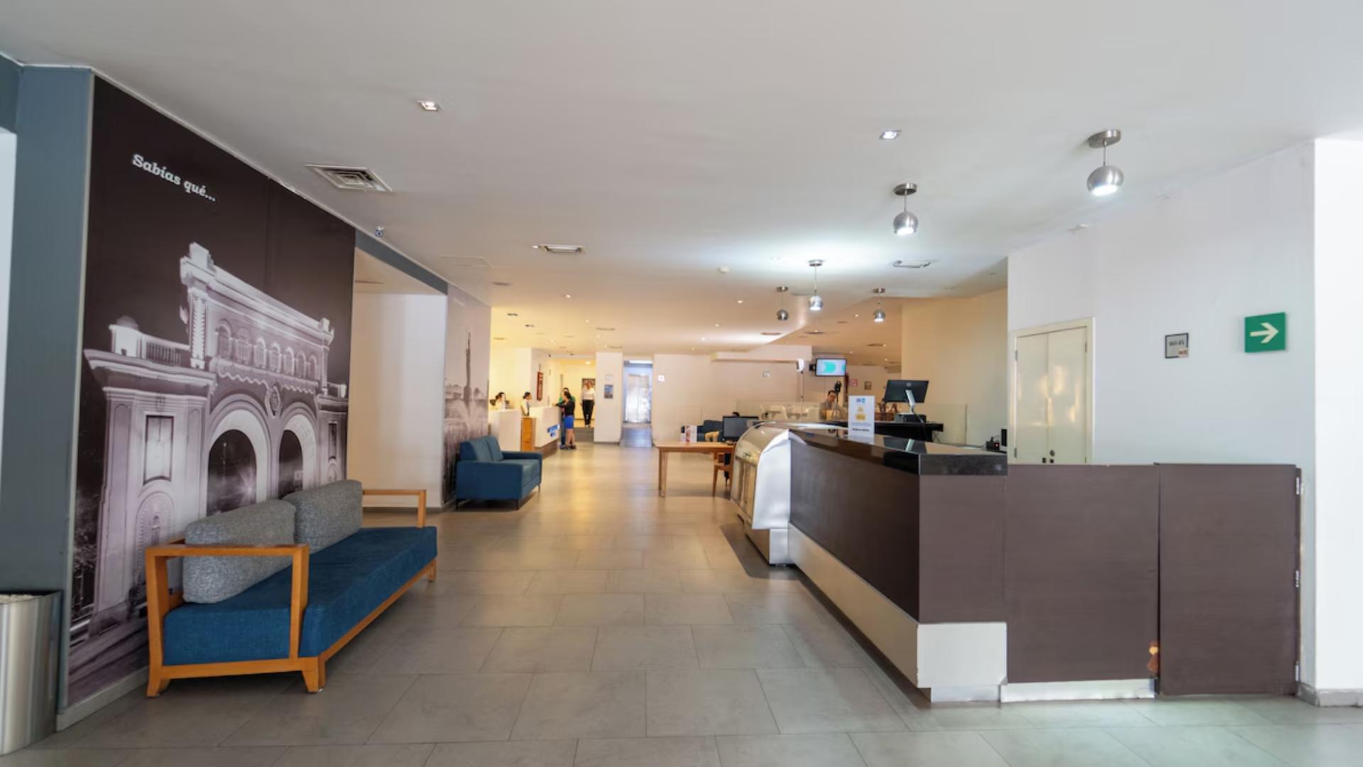 Vista Lobby Hotel Plaza Genova Centro
