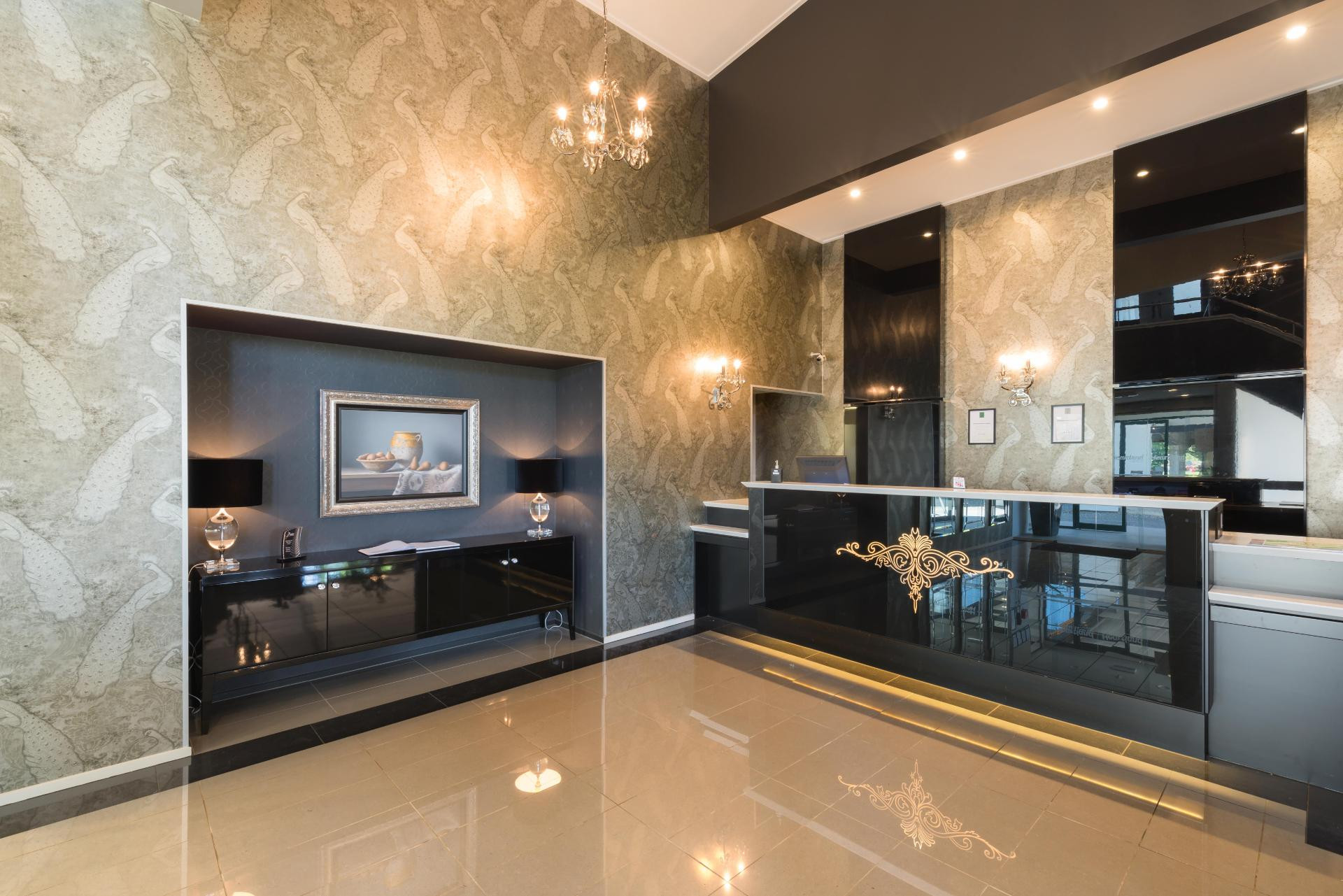Vista Lobby Croydon Lodge Hotel