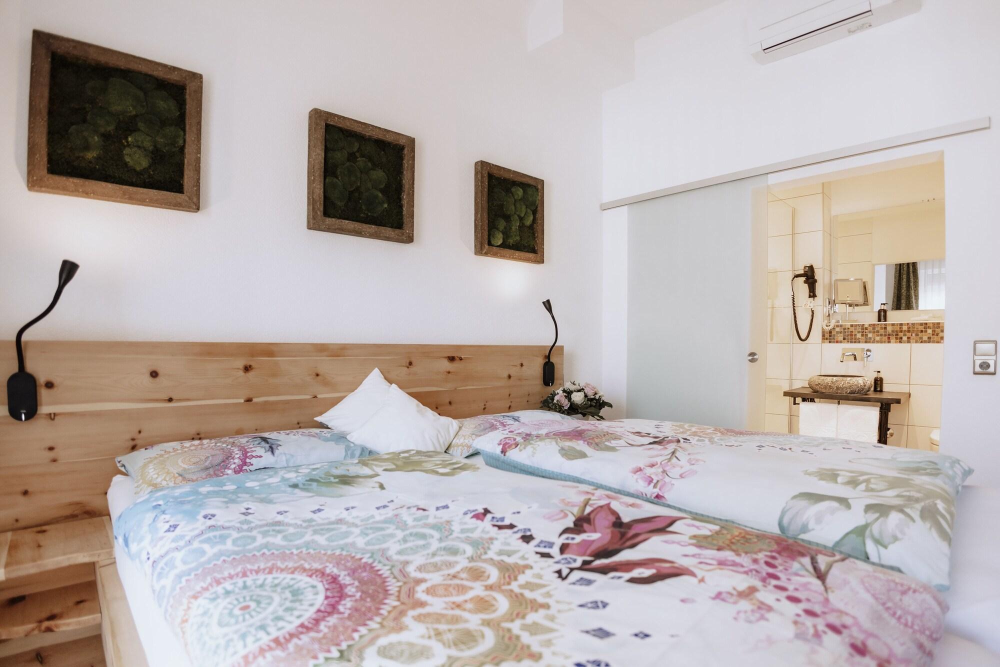 Varios Hotel Arabella