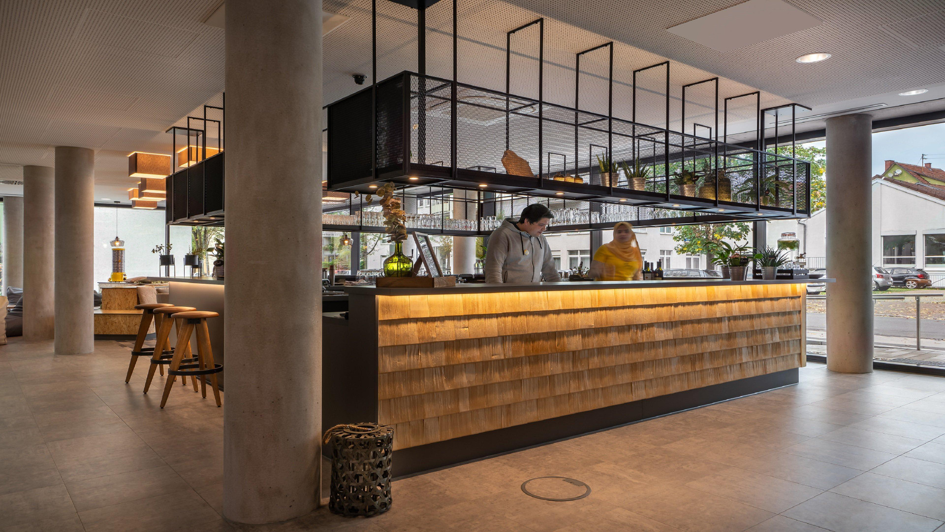 Bar/Salón Holiday Inn - the niu, Timber Esslingen by IHG