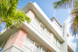Alojamiento - Crest Hotel Suites