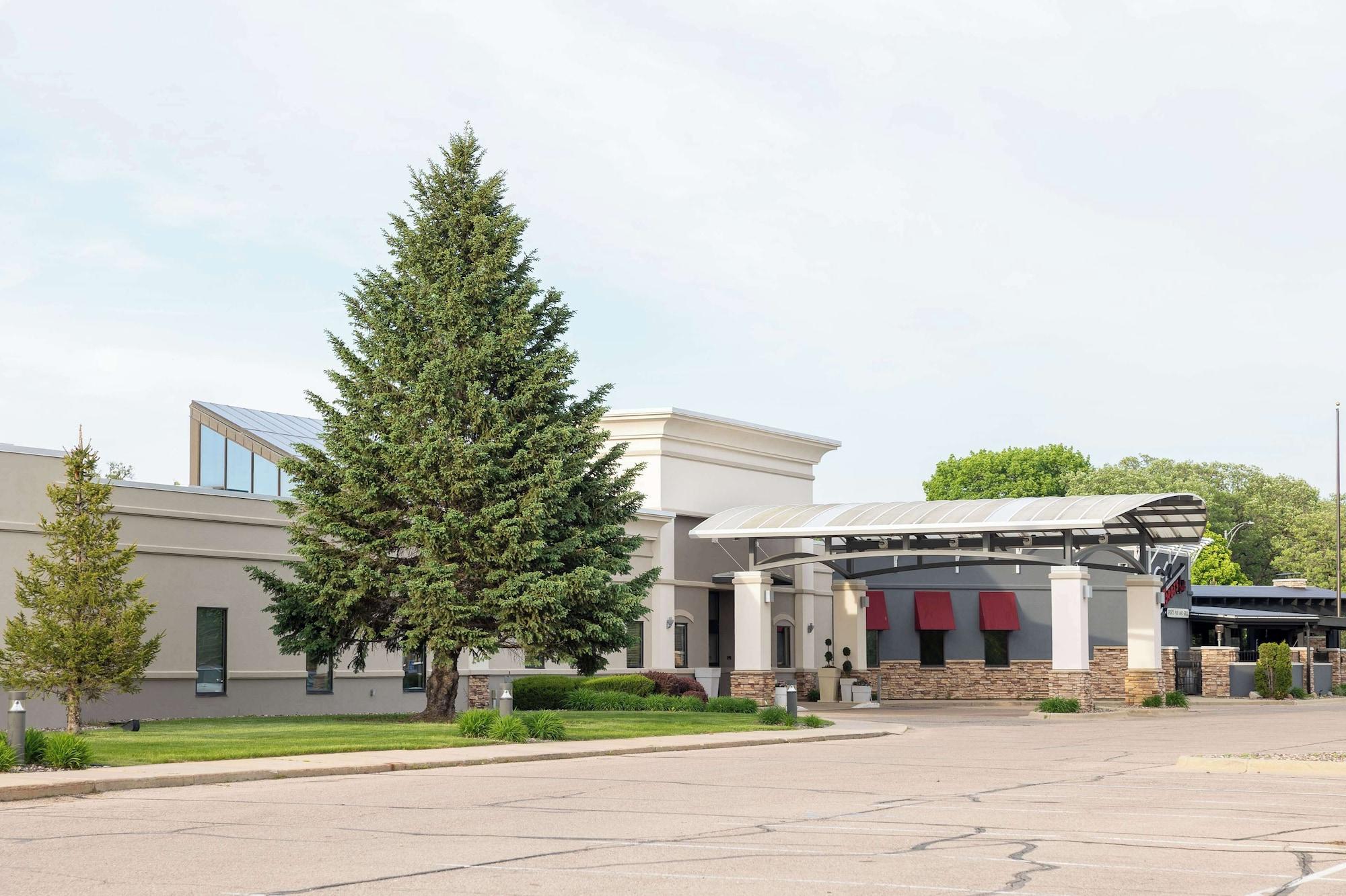 Vista Exterior DoubleTree by Hilton Austin, MN