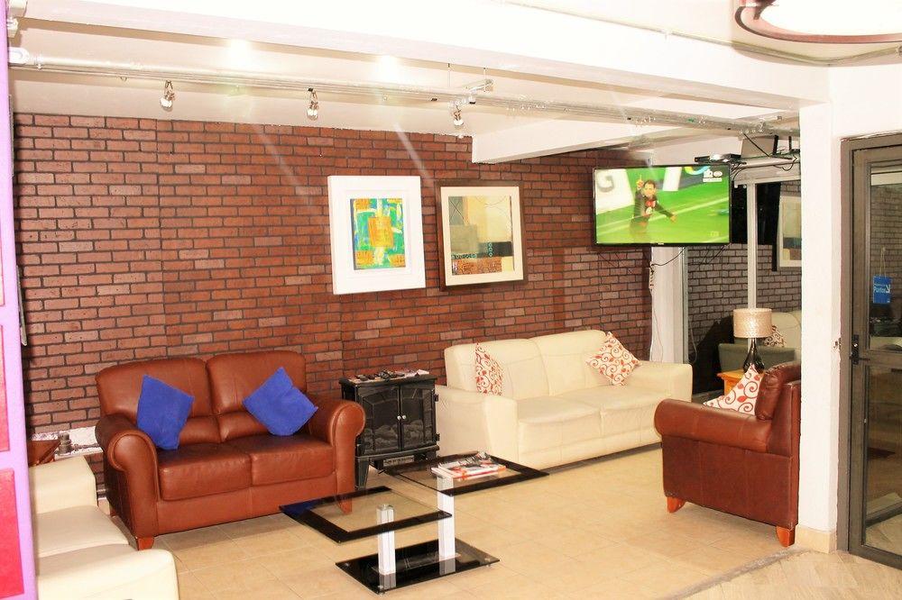 Vista Lobby Hostel St Llorenc inn