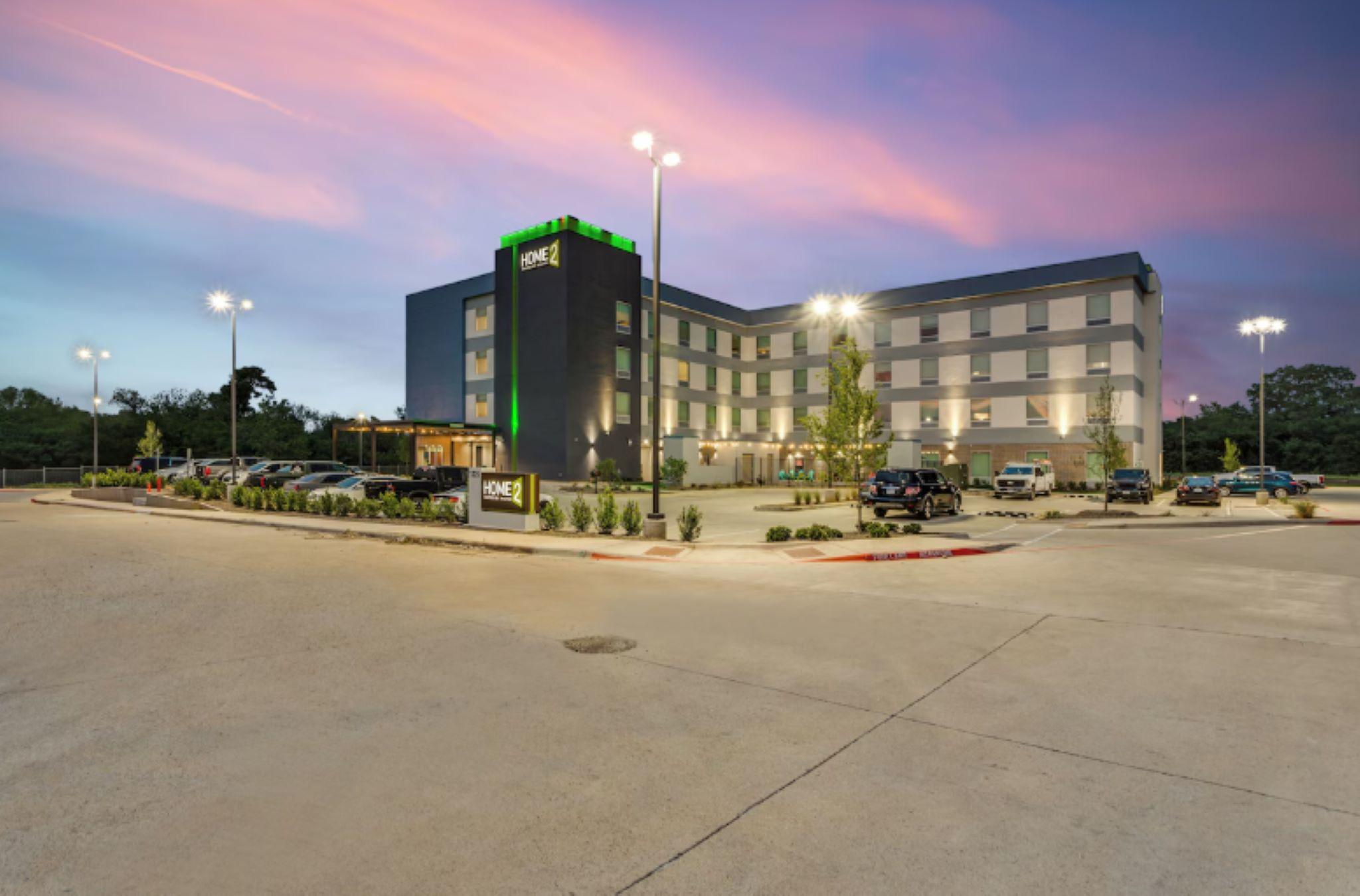 Vista da fachada Home2 Suites By Hilton Fort Worth Arlington West