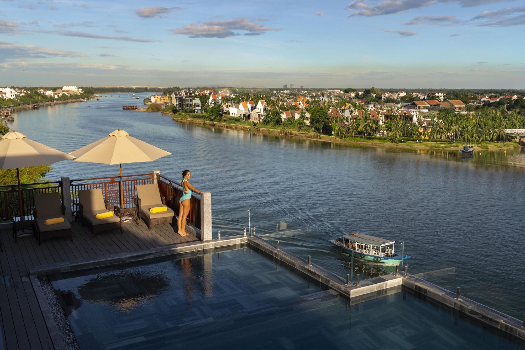Vista Piscina Little Riverside. A Luxury Hotel & Spa