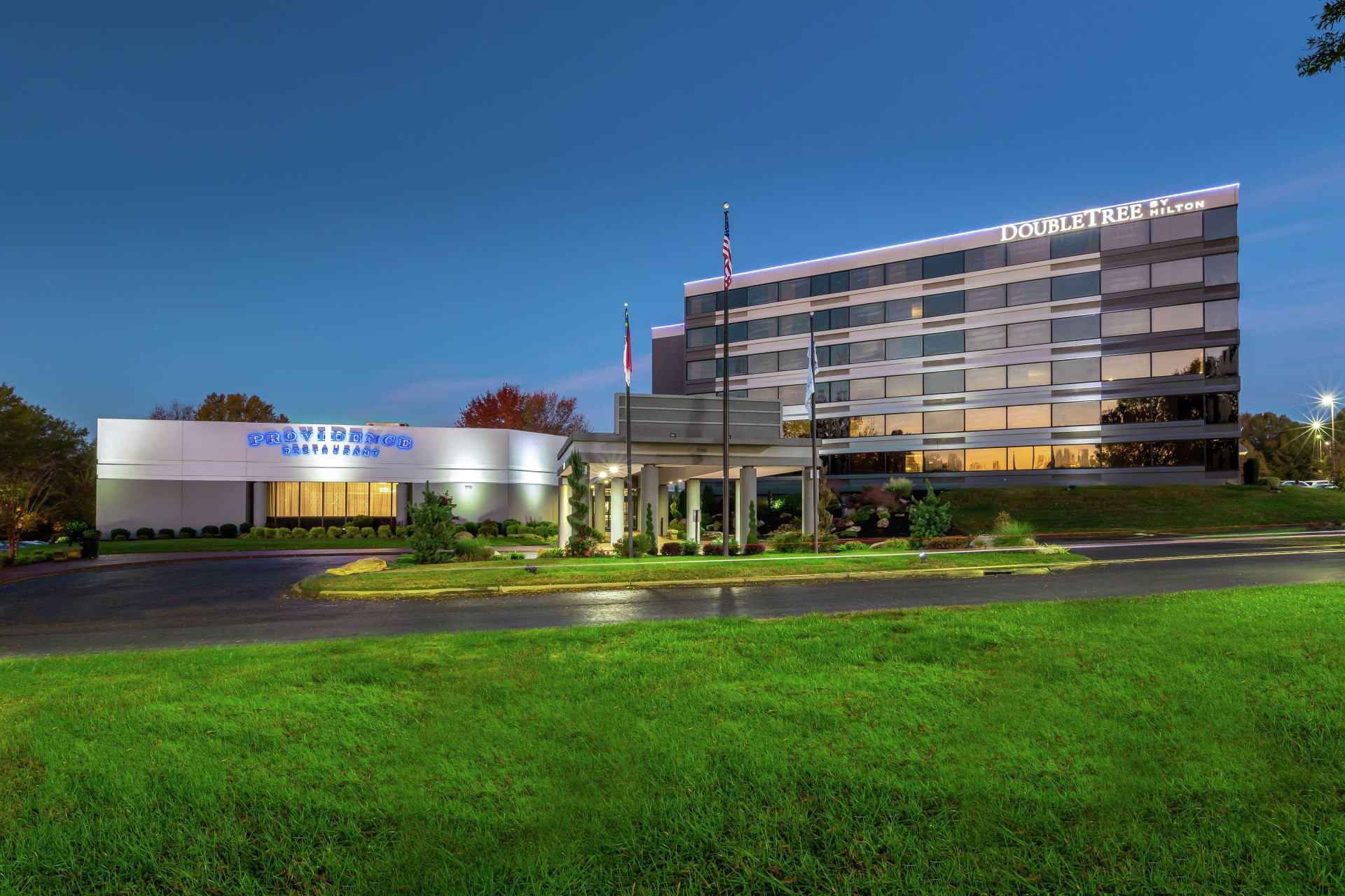Vista Exterior DoubleTree by Hilton Winston Salem - University