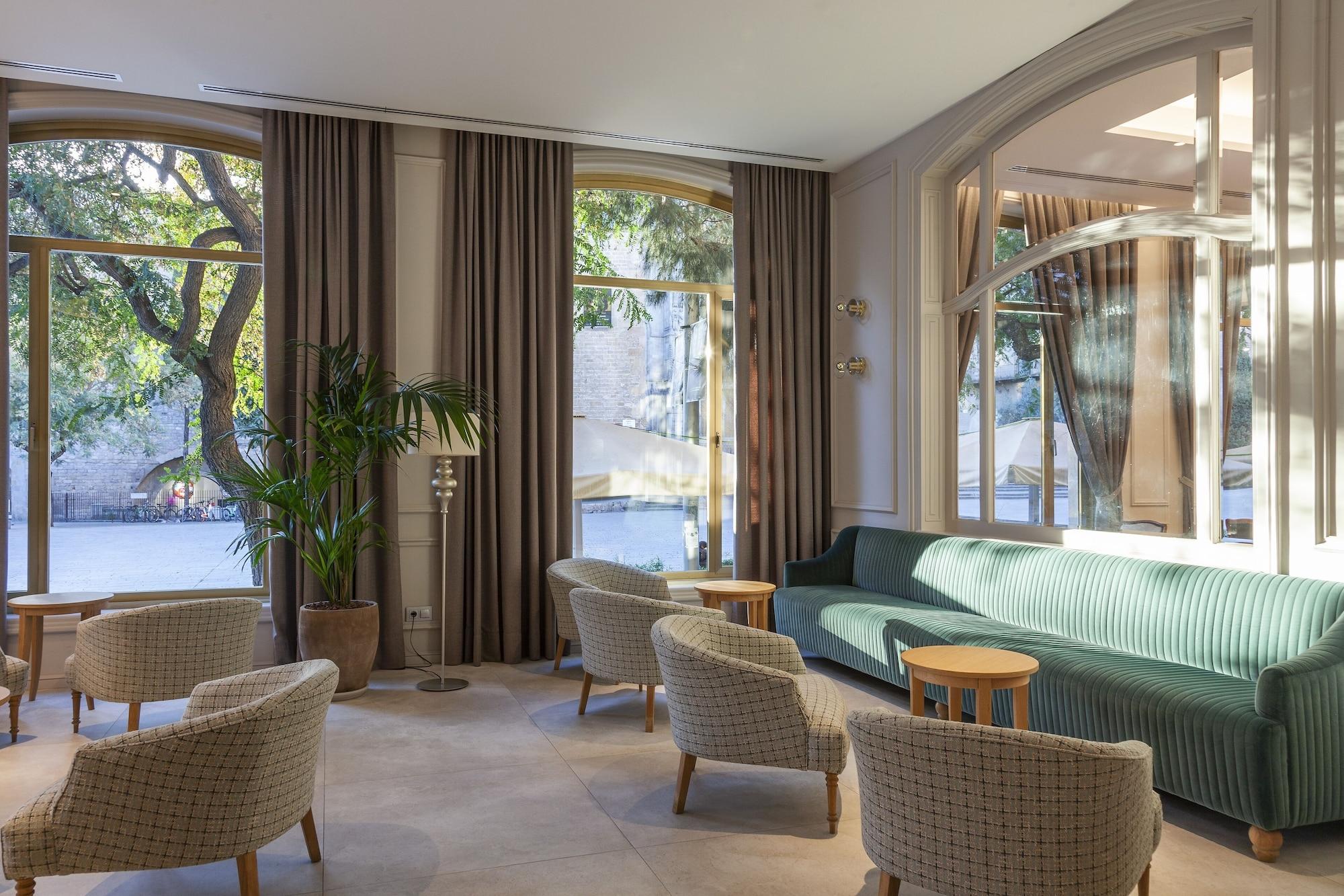 Vista Lobby Lamaro Hotel