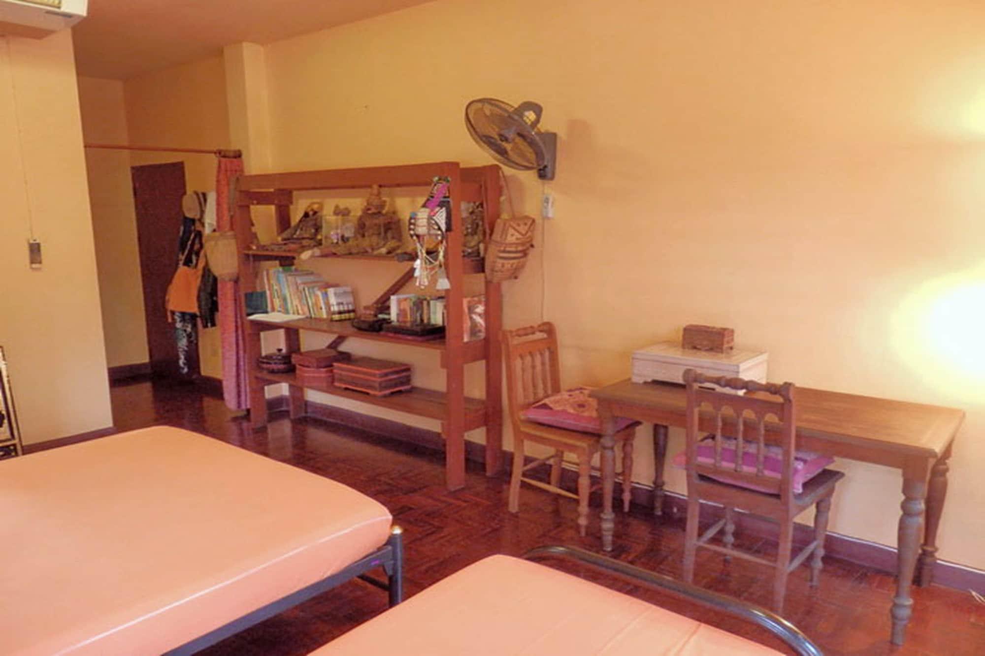 Set de Habitación Golden Teak Home Resort