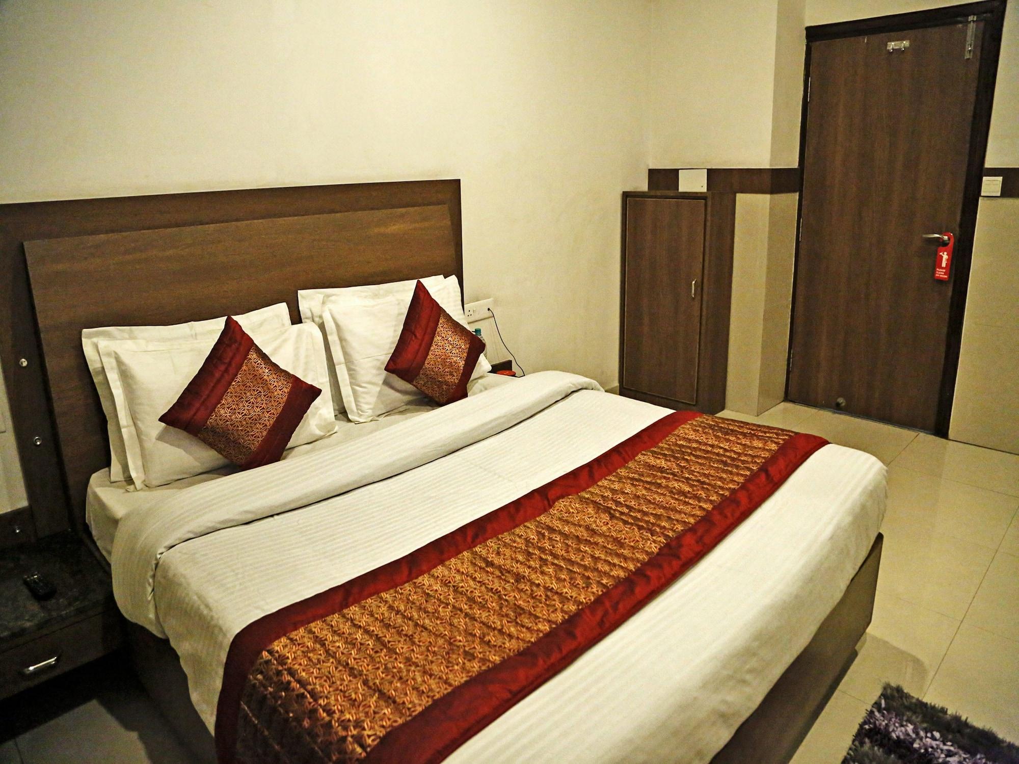 Varios OYO 4302 Hotel Imperial Lodge