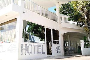 Alojamiento - Hotel 49