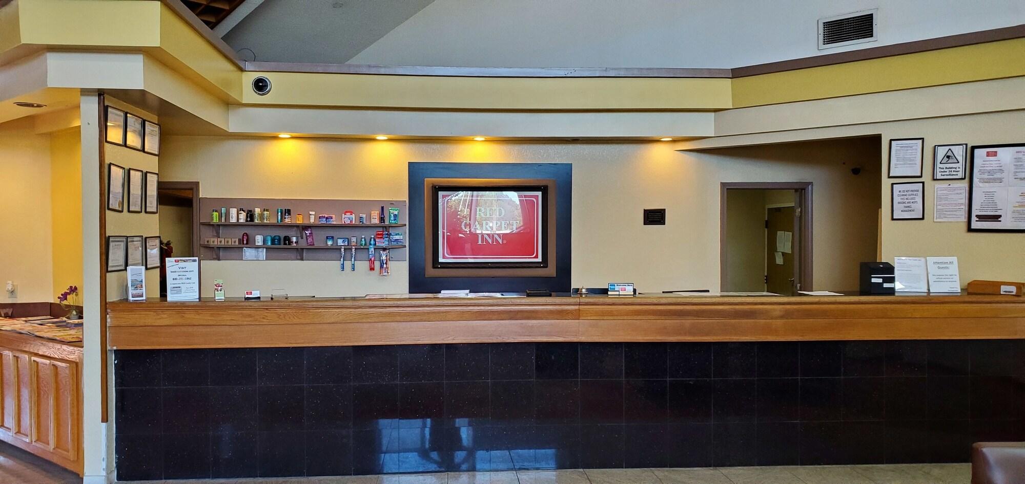 Vista Lobby Red Carpet Inn