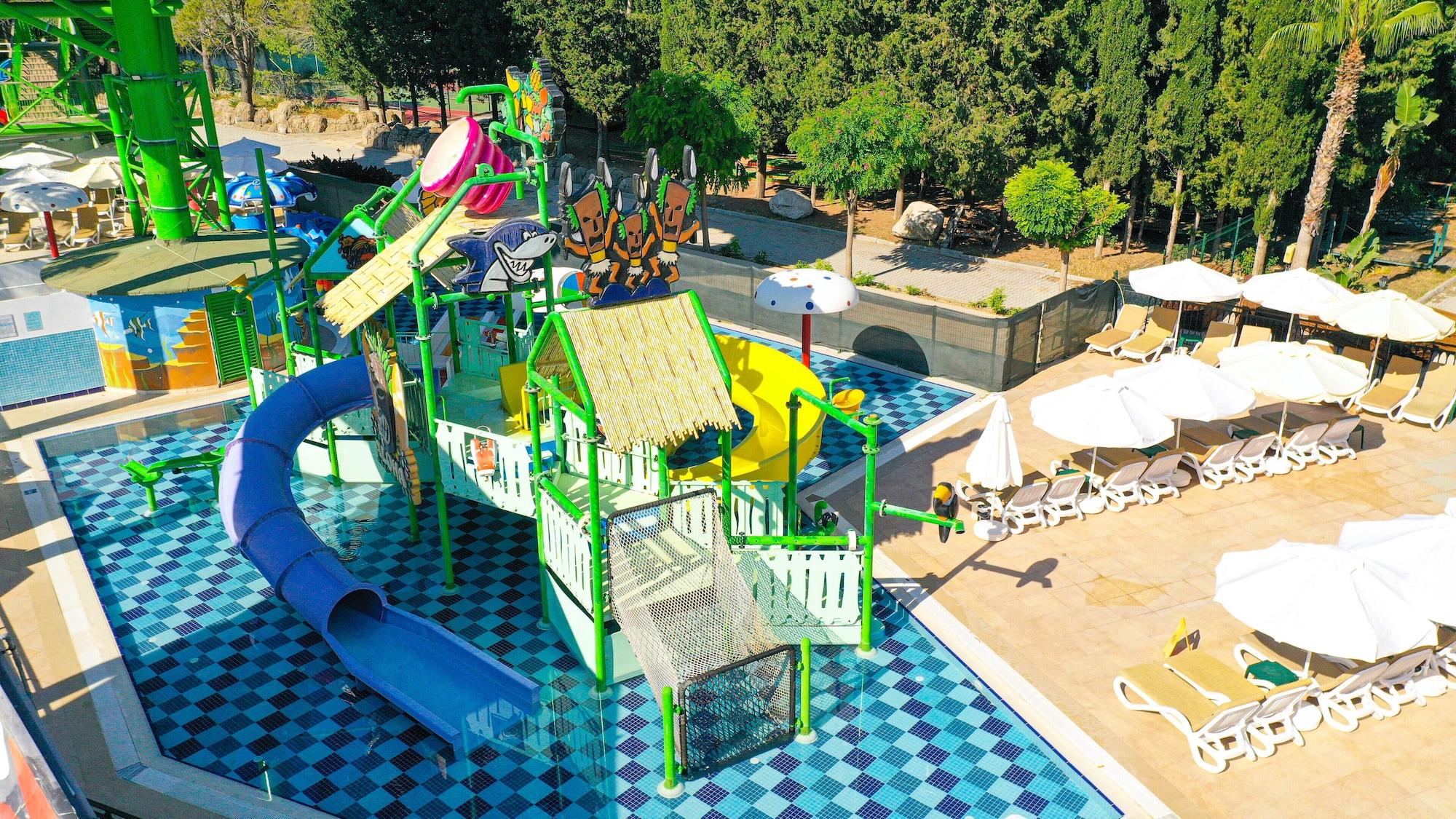 Vista Exterior Crystal Sunset Luxury Resort & Spa - All Inclusive