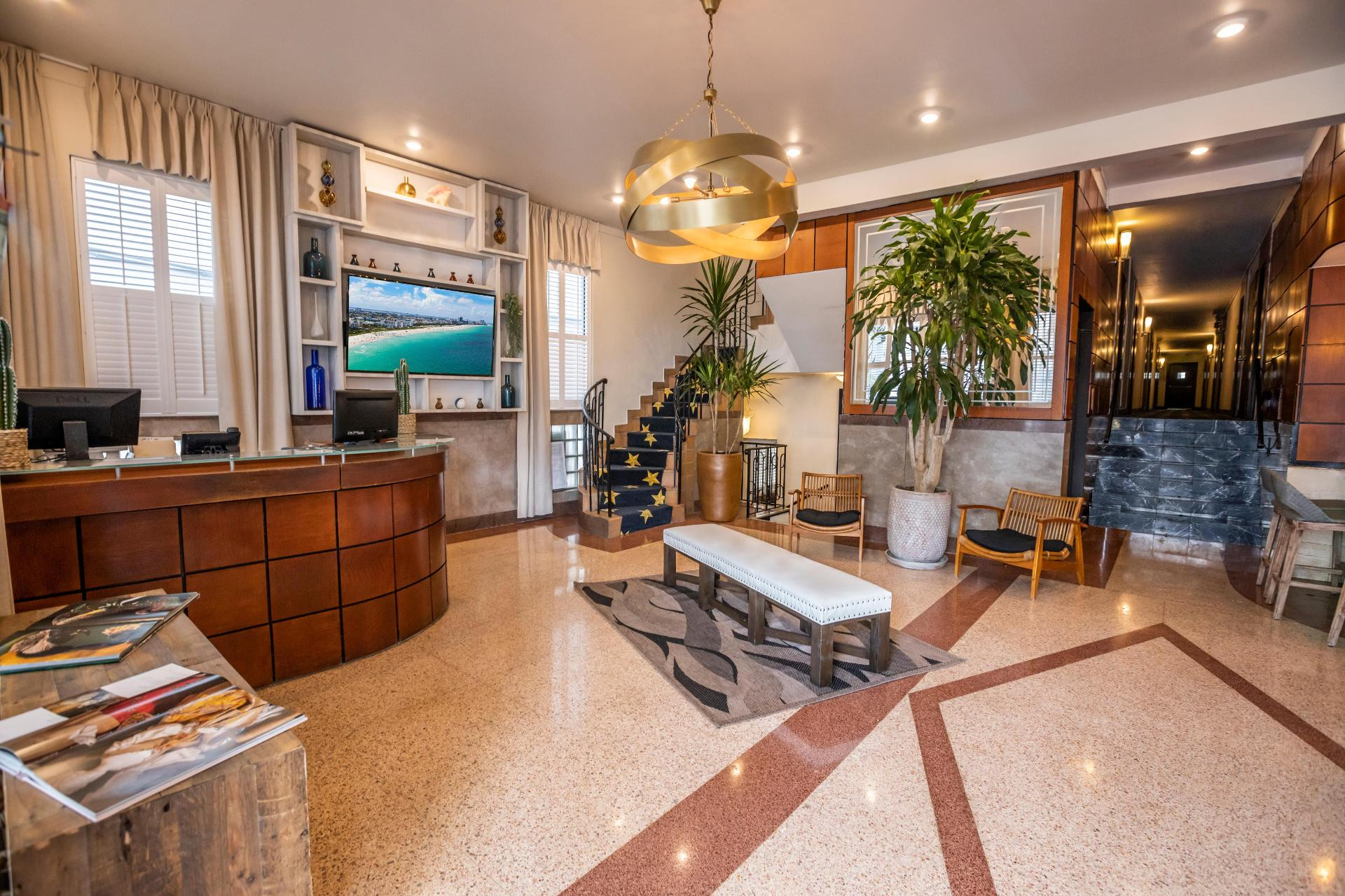 Vista Lobby Chesterfield Hotel & Suites