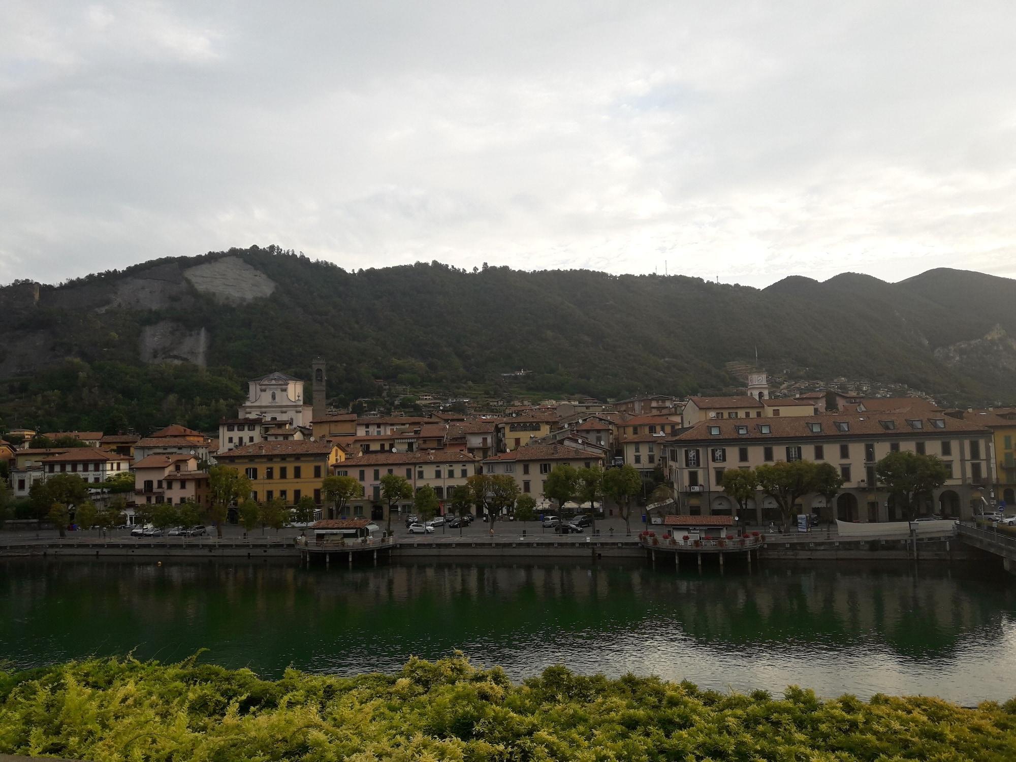 Vista Exterior Hotel Stazione sul lago di Iseo