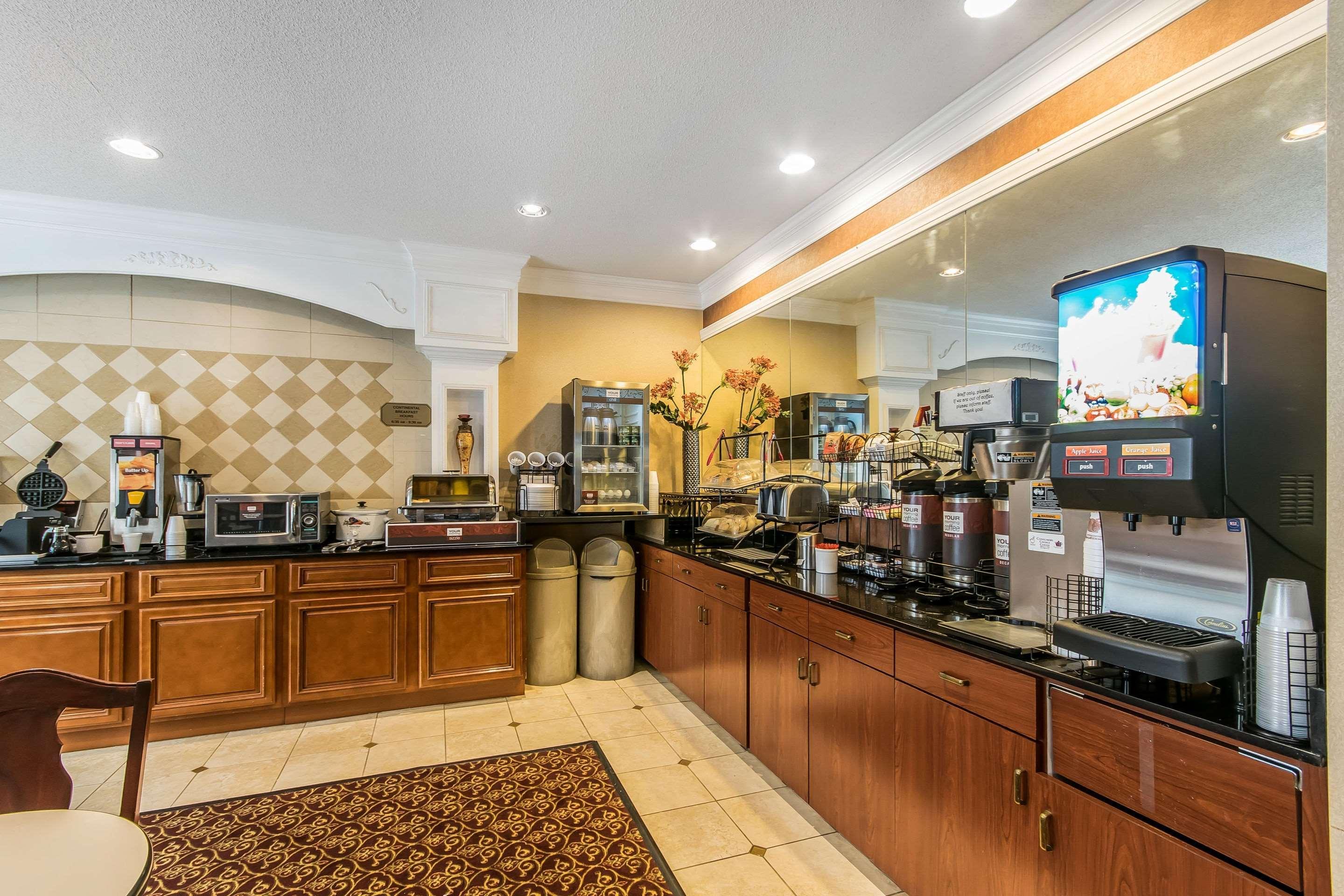 Restaurant Quality Inn & Suites Evansville North