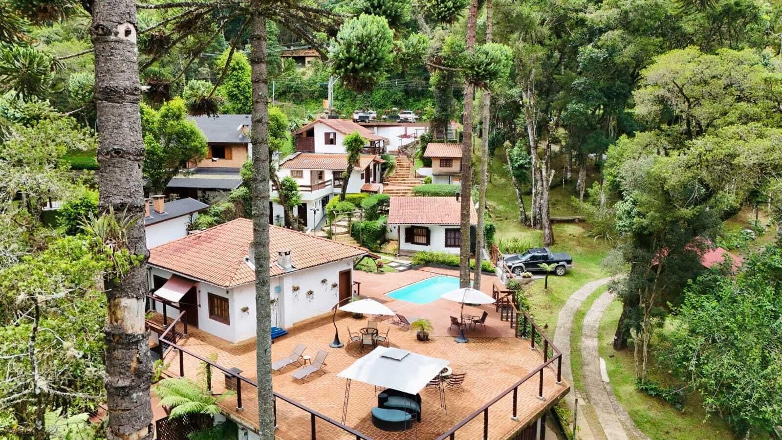 Varios Vila Eremita Pousada