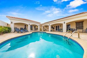 Renta temporal - Esmeralda65 - Private 4BR Villa + Pool & BBQ in Noord