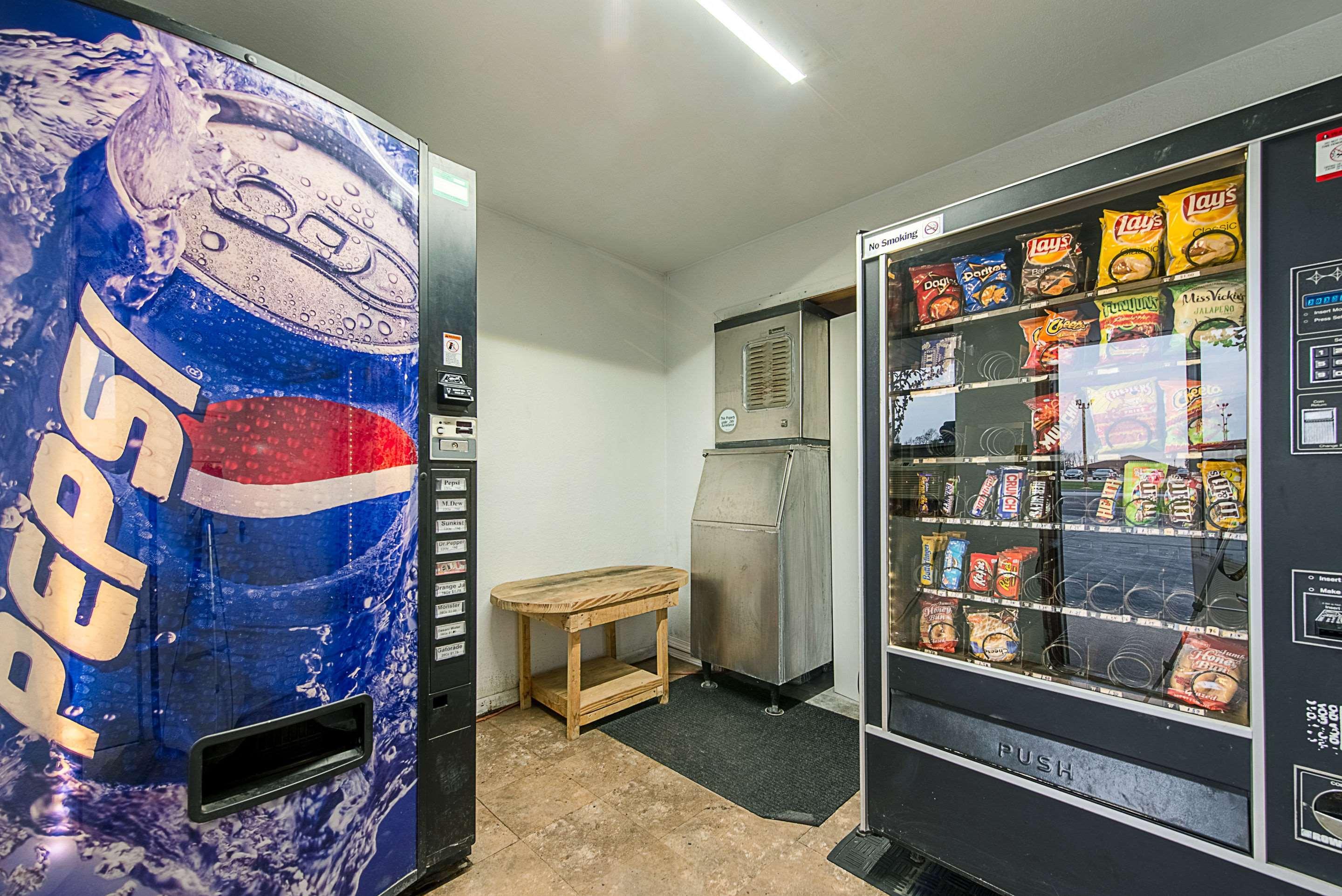 Bar/Salón Highway Inn