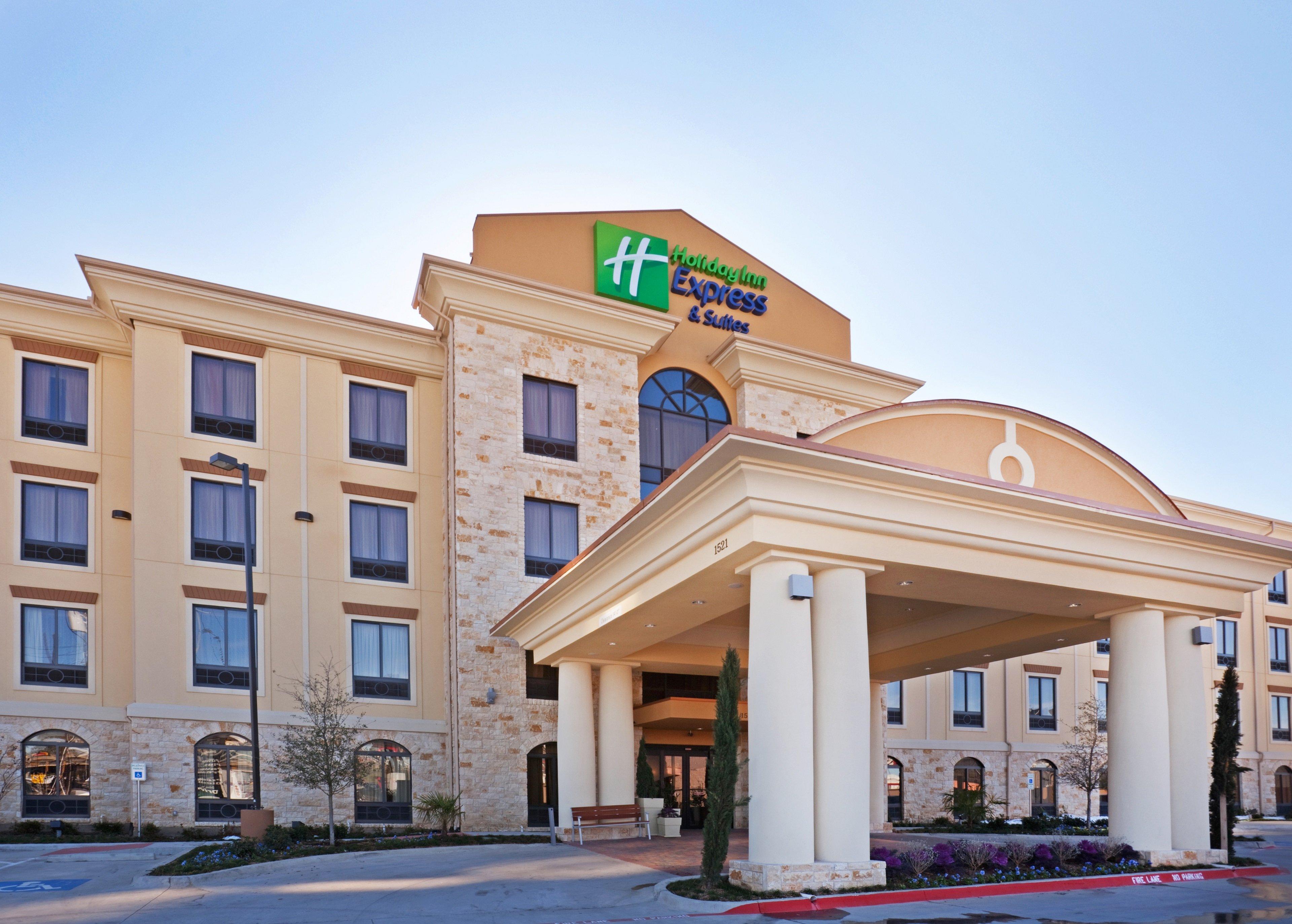 Vista Exterior Comfort Inn & Suites Dallas Medical - Market Center