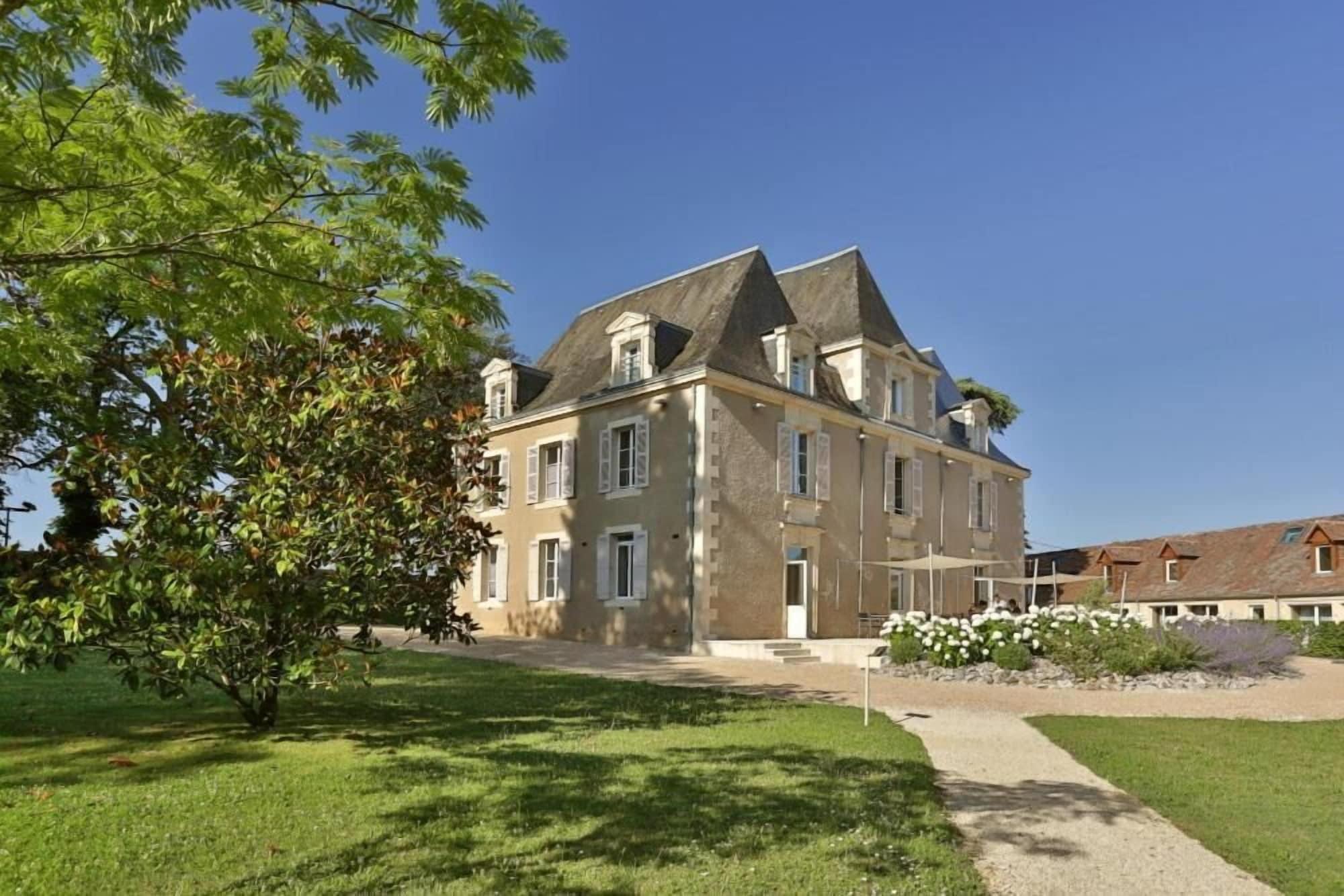 Vista Exterior Le Manoir des Cèdres