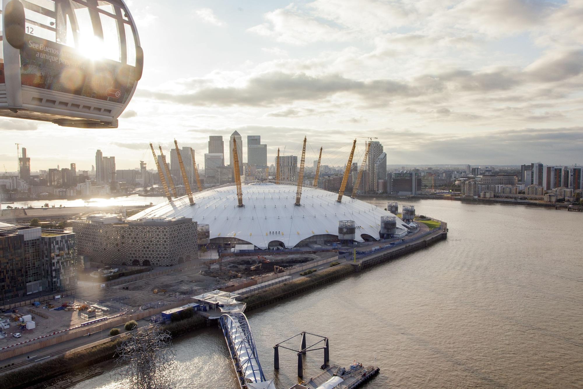 Vista Exterior Crowne Plaza London - Docklands by IHG