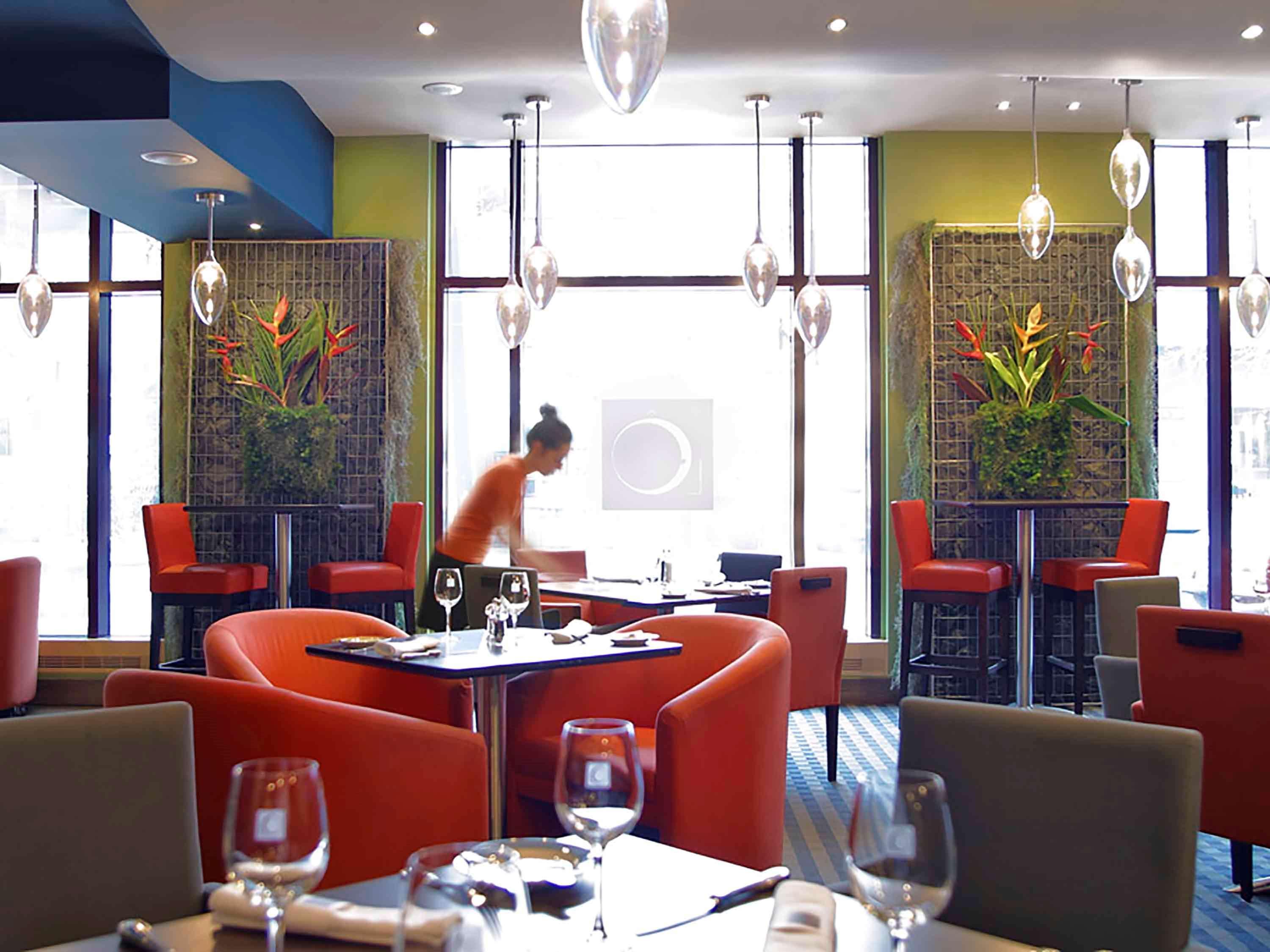 Bar/Salón Novotel Montreal Centre