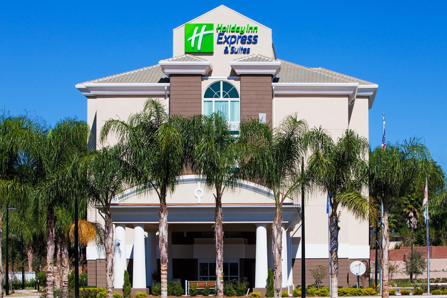 Vista da fachada Holiday Inn Express Hotel & Suites Orlando - Apopka