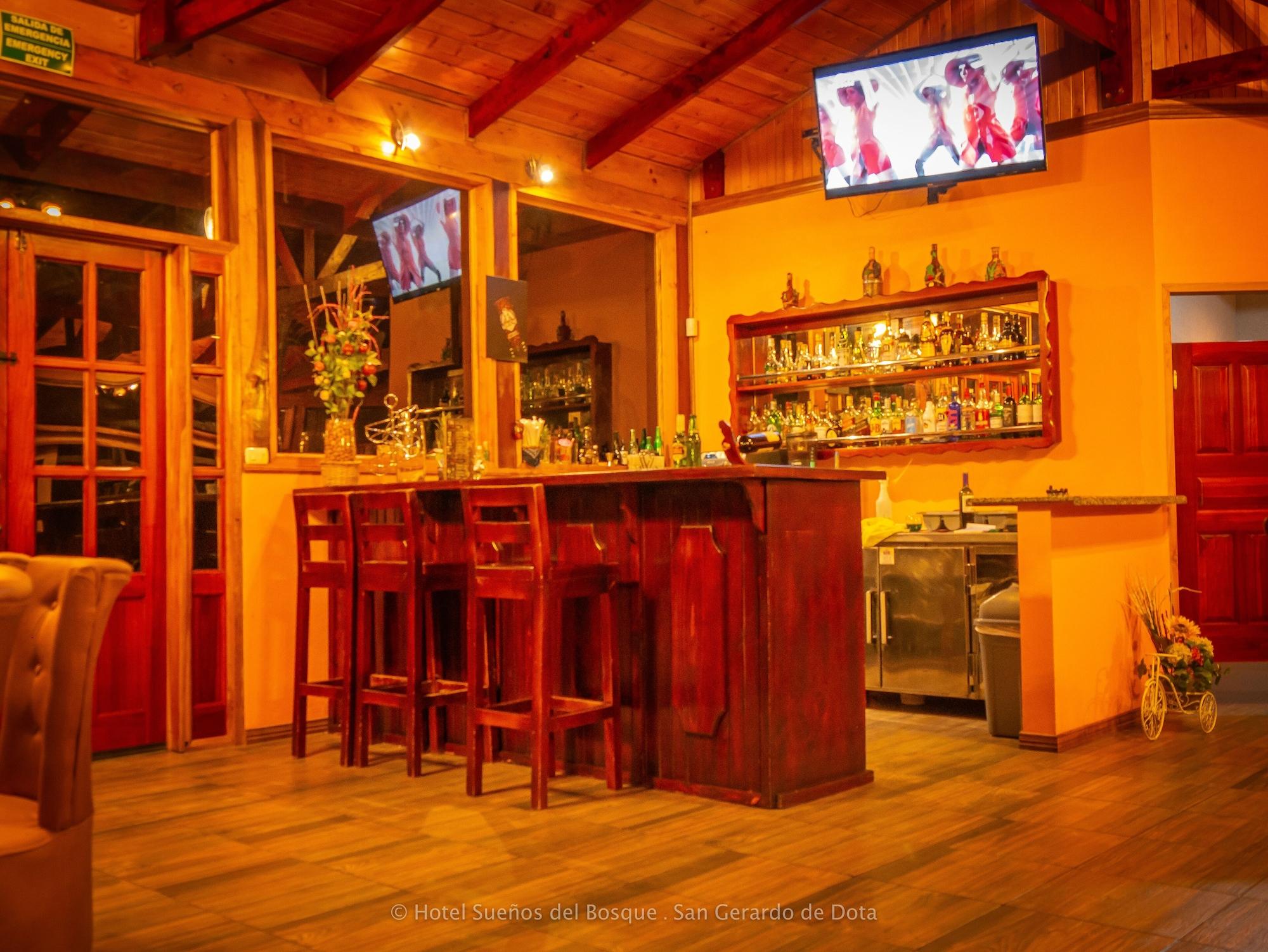 Bar/Salón Sueños del Bosque