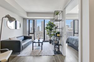 Alquiler Vacacional - Yorkville Luxury: Modern 1-Bed Condo, Fall in Love