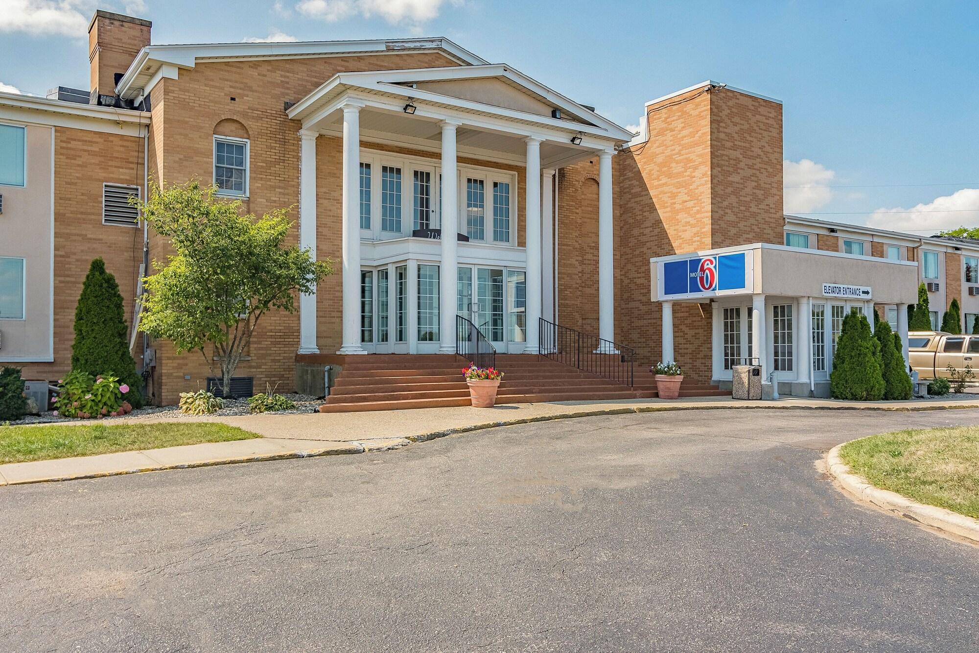 Vista Exterior Motel 6 Grand Rapids, MI - Northeast