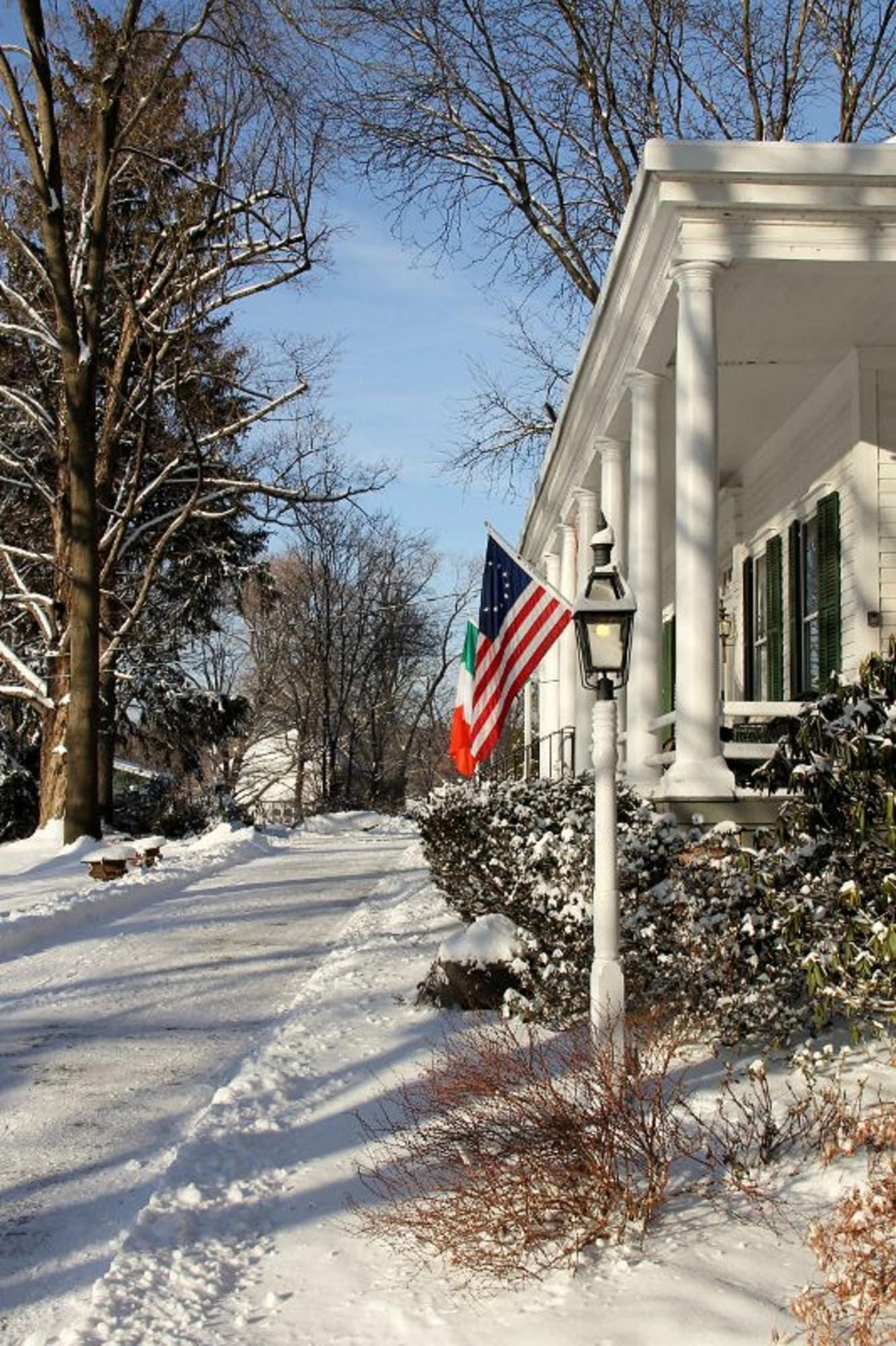 Vista Exterior Caldwell House Bed & Breakfast
