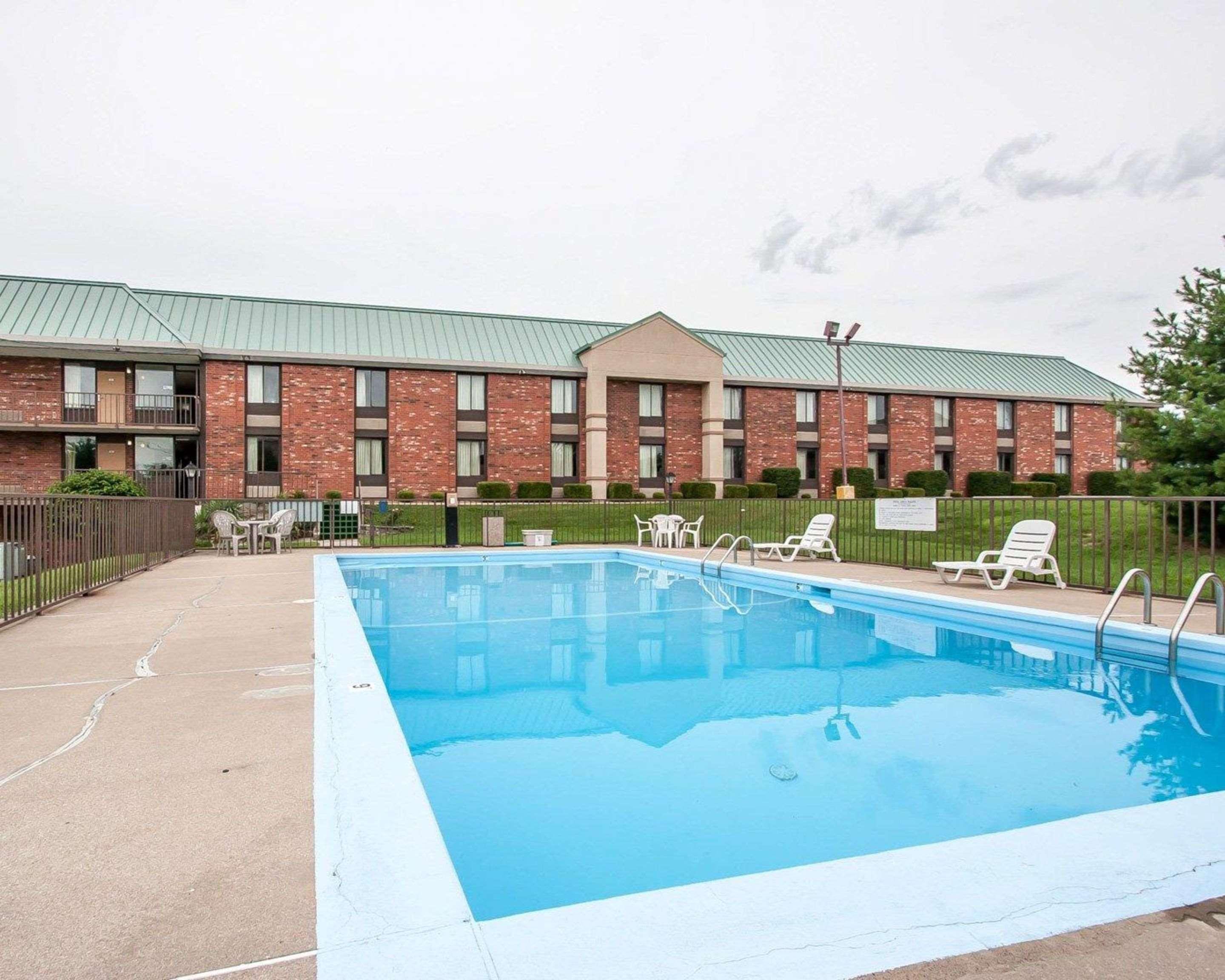 Vista Lobby Quality Inn and Suites