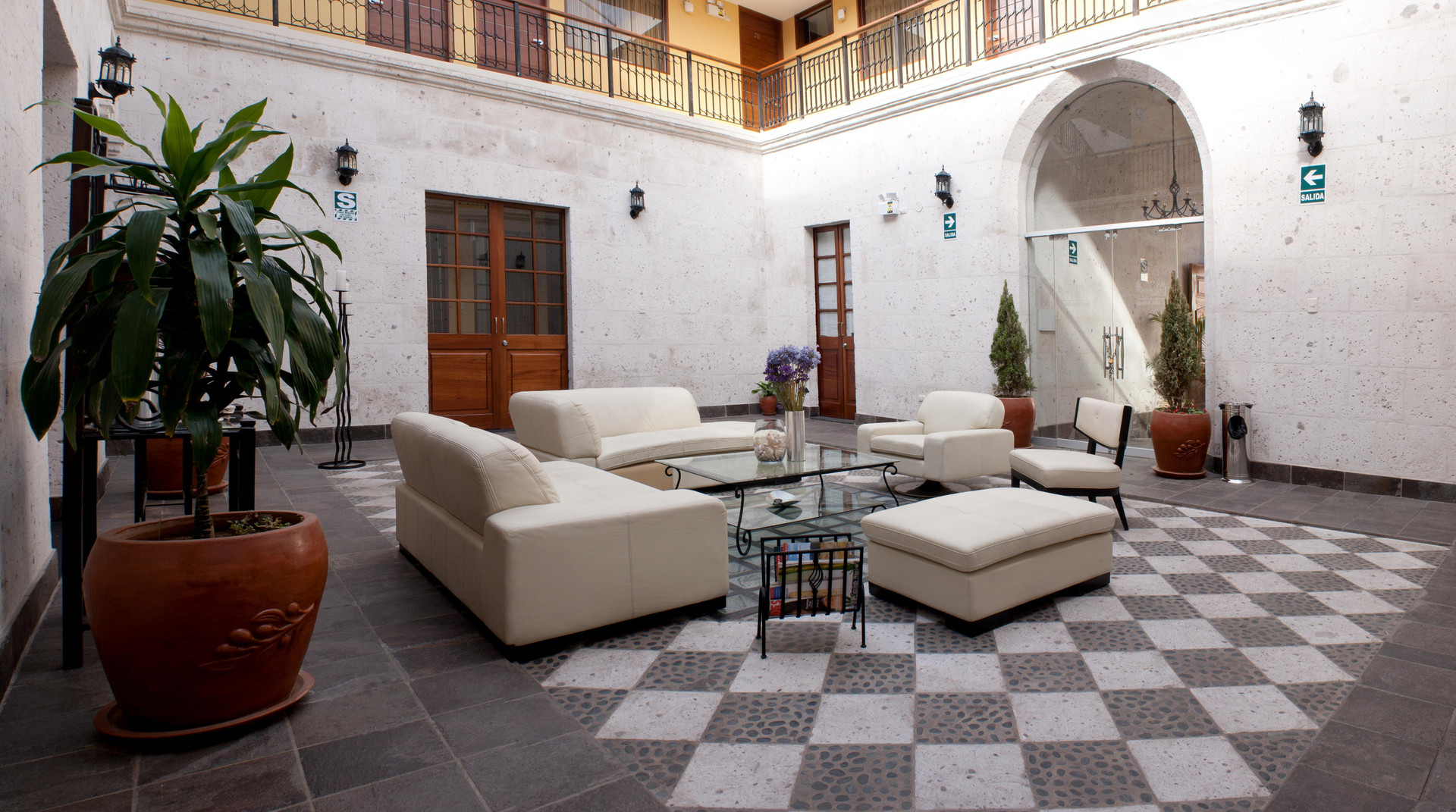 Vista Lobby Hotel Tikary