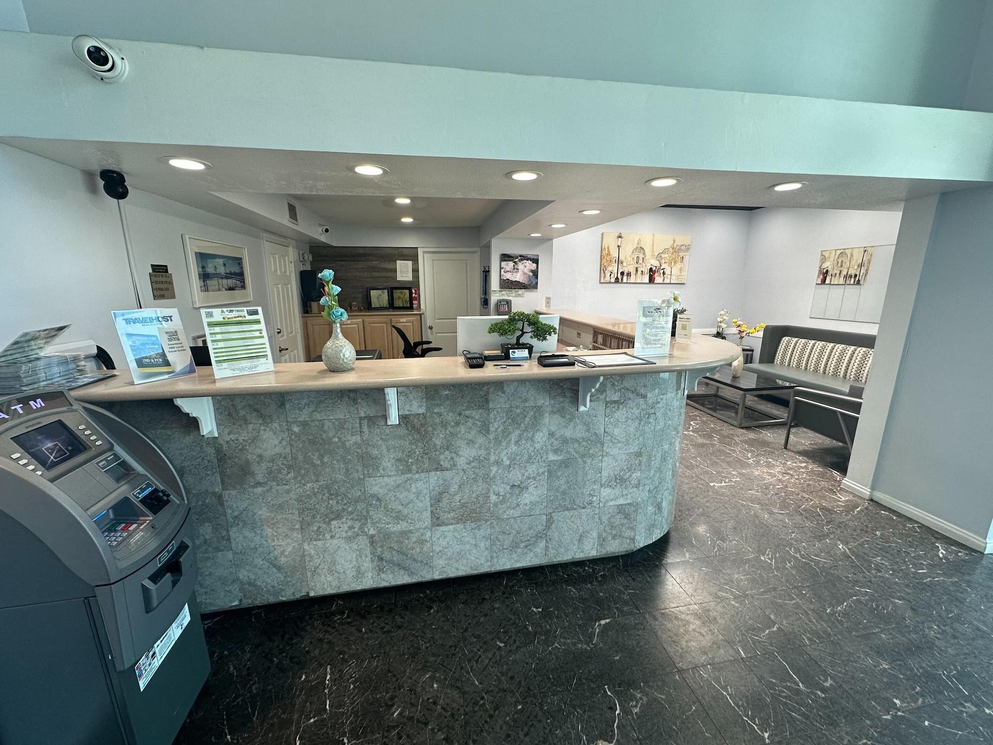 Vista Lobby The Wave Manhattan Beach