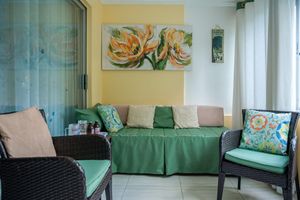 Renta Vacacional - "Idle Time on the Bay". Visually Charming and newly refurbished apartment