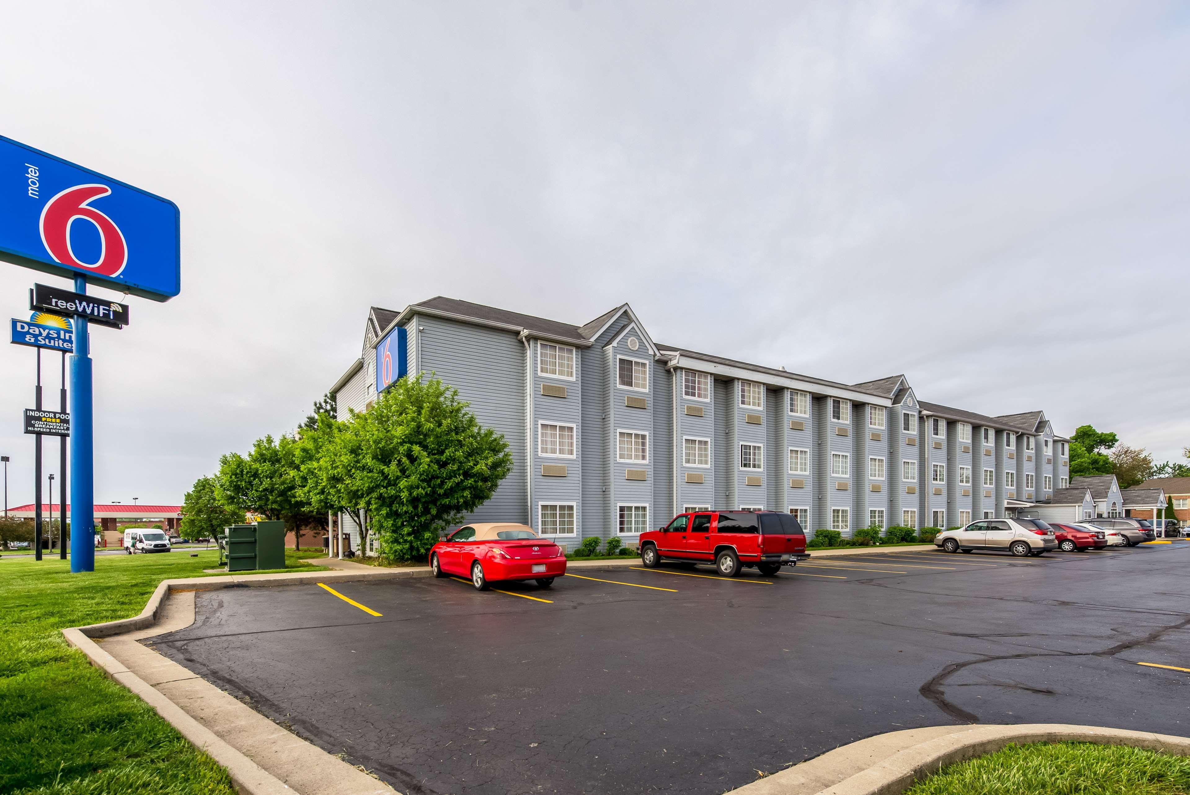 Varios Motel 6 Indianapolis Carmel