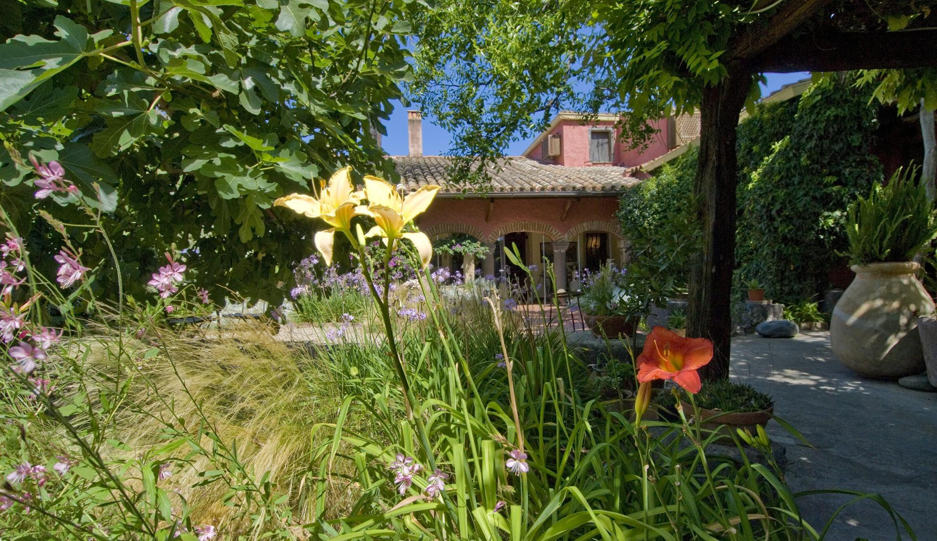 Vista Exterior Hotel Lucrezia