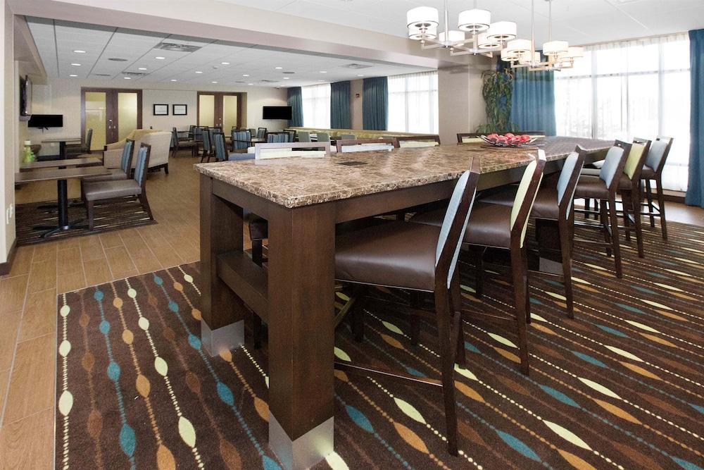 Vista Lobby Hampton Inn Pittsburgh-Bridgeville