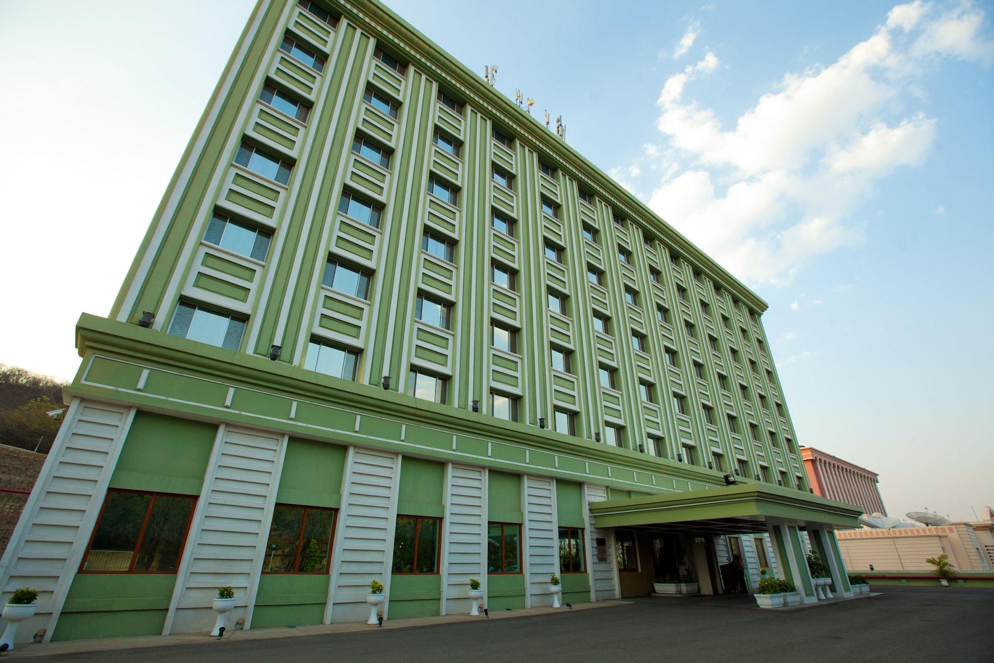 Vista Exterior Hotel Tara