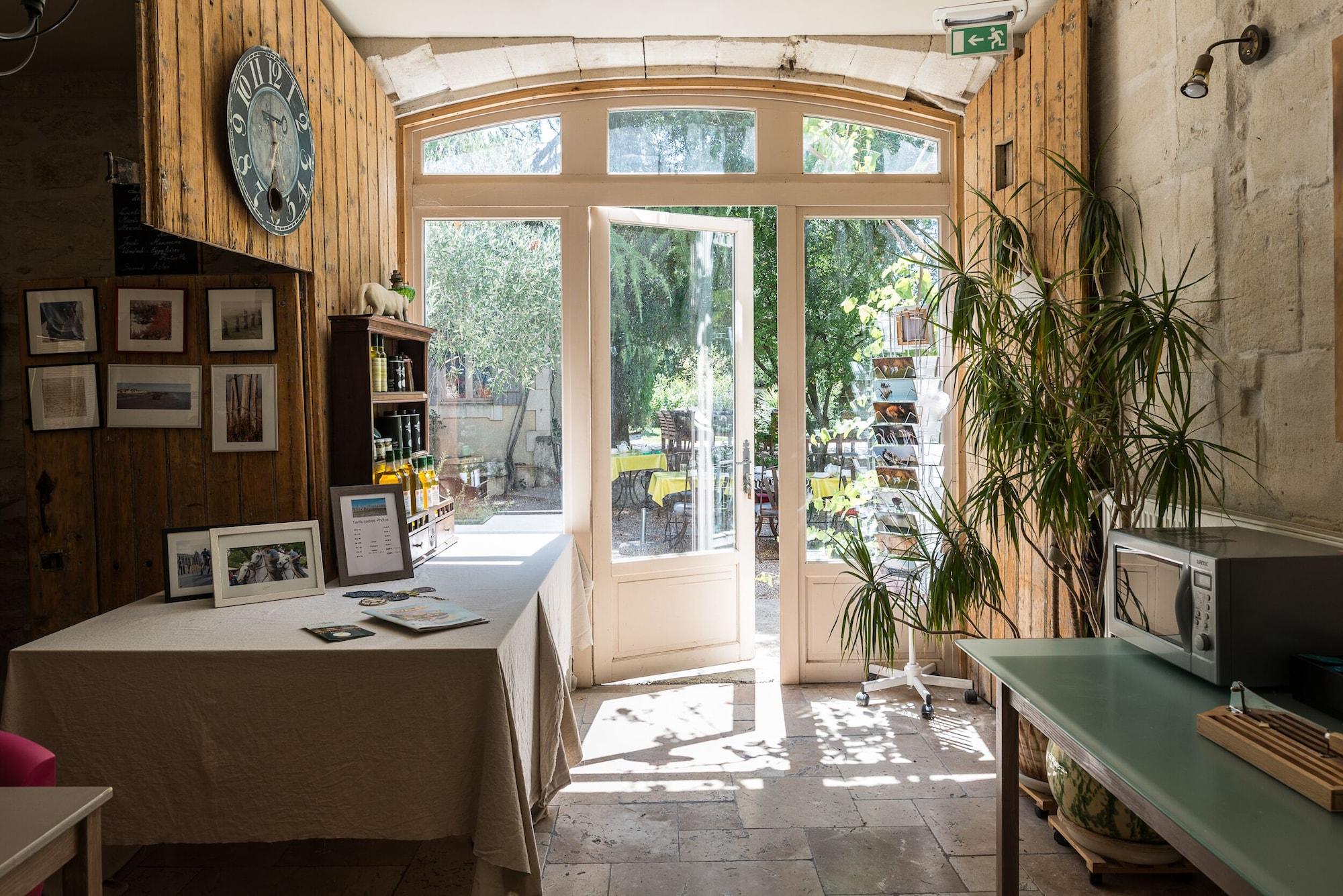 Vista Lobby Mas Vidau Porte des Alpilles